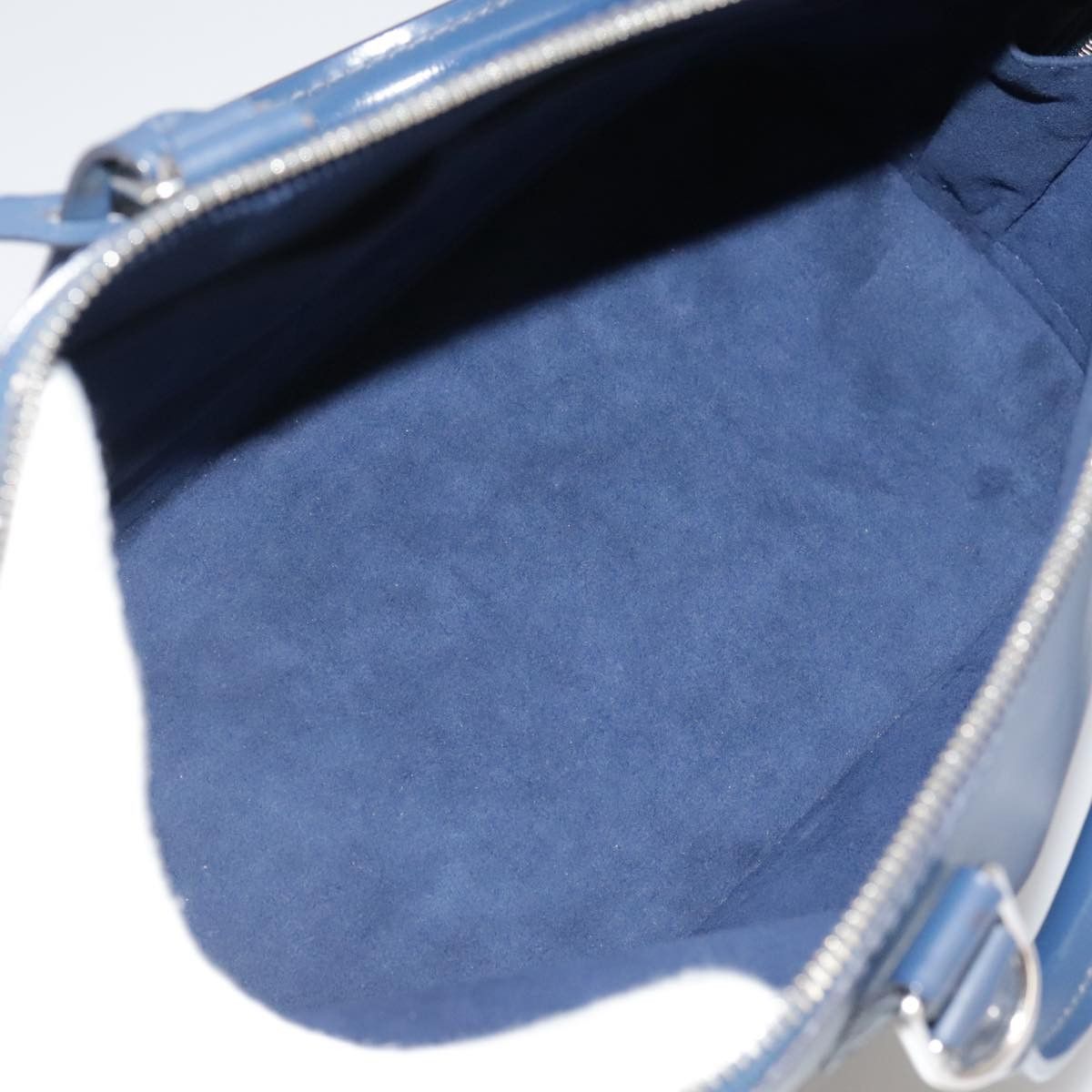 Louis Vuitton Alma Black Leather Handbag (Pre-Owned) Size ONE SIZE - 16 Thumbnail
