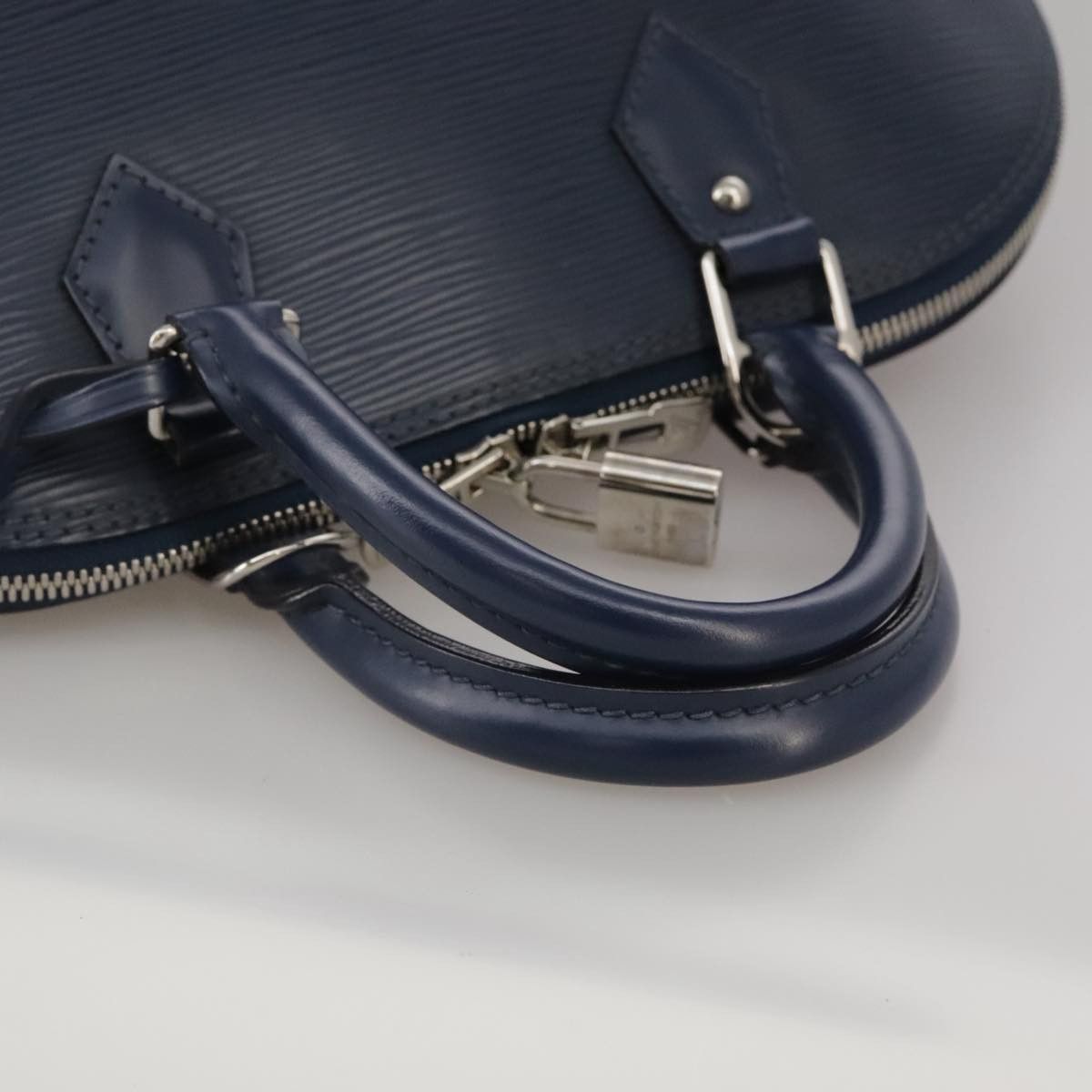 Louis Vuitton Alma Black Leather Handbag (Pre-Owned) Size ONE SIZE - 6 Thumbnail