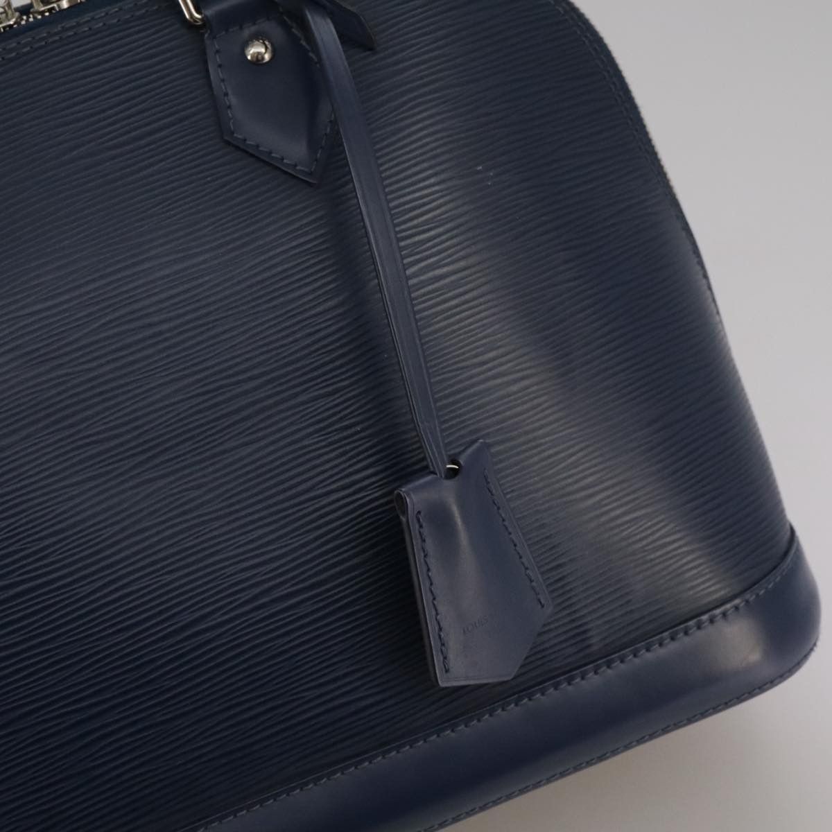 Louis Vuitton Alma Black Leather Handbag (Pre-Owned) Size ONE SIZE - 13 Thumbnail