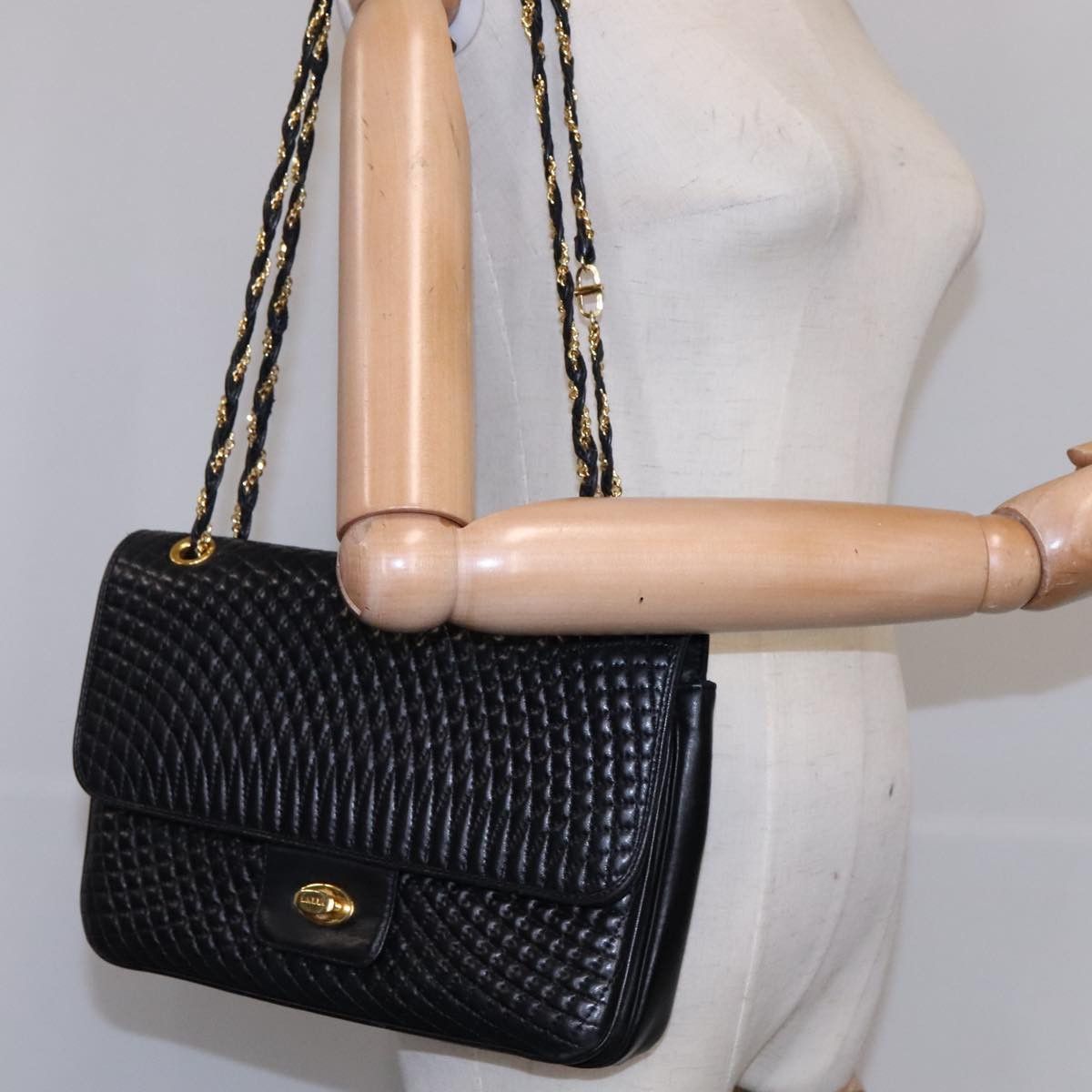Bally Black Leather Shoulder Bag (Pre-Owned) Size ONE SIZE - 14 Thumbnail