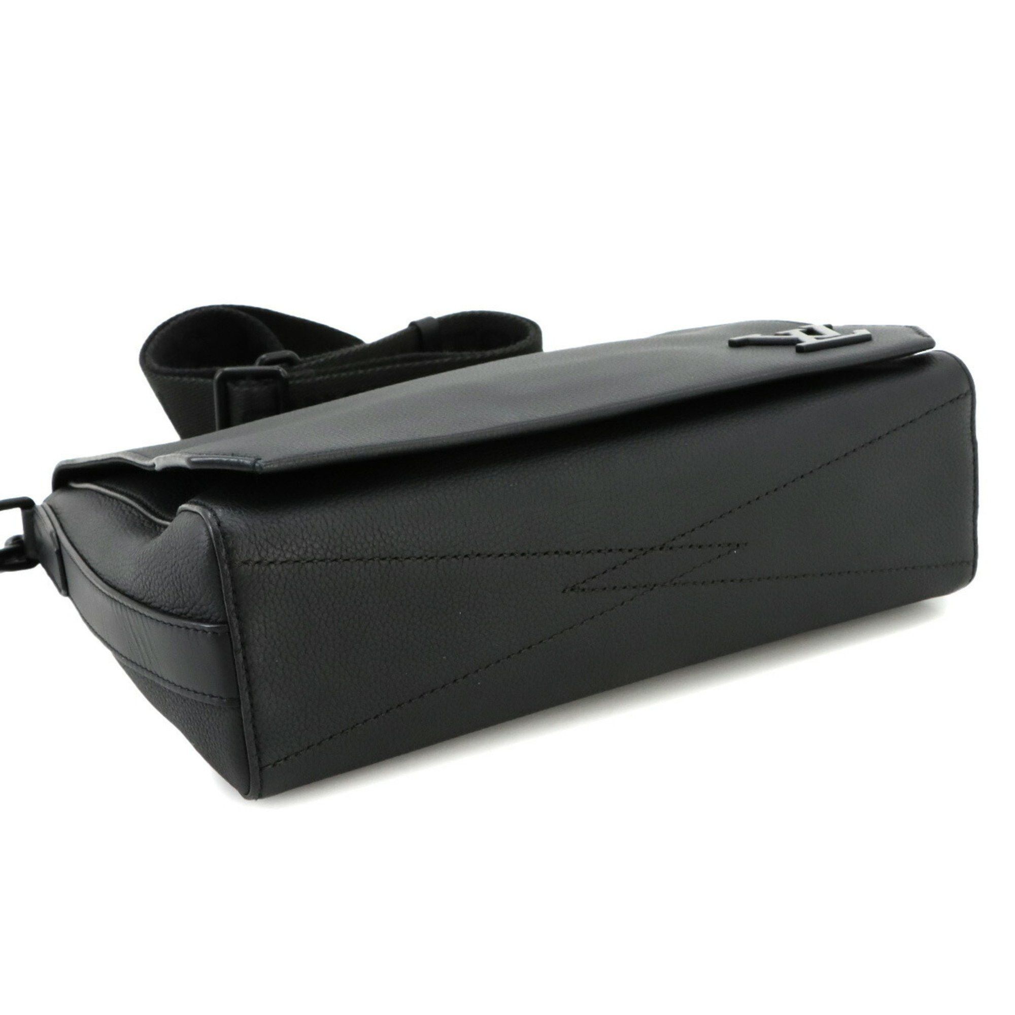 Louis Vuitton Louis Vuitton Takeoff shoulder Size ONE SIZE - 5 Thumbnail