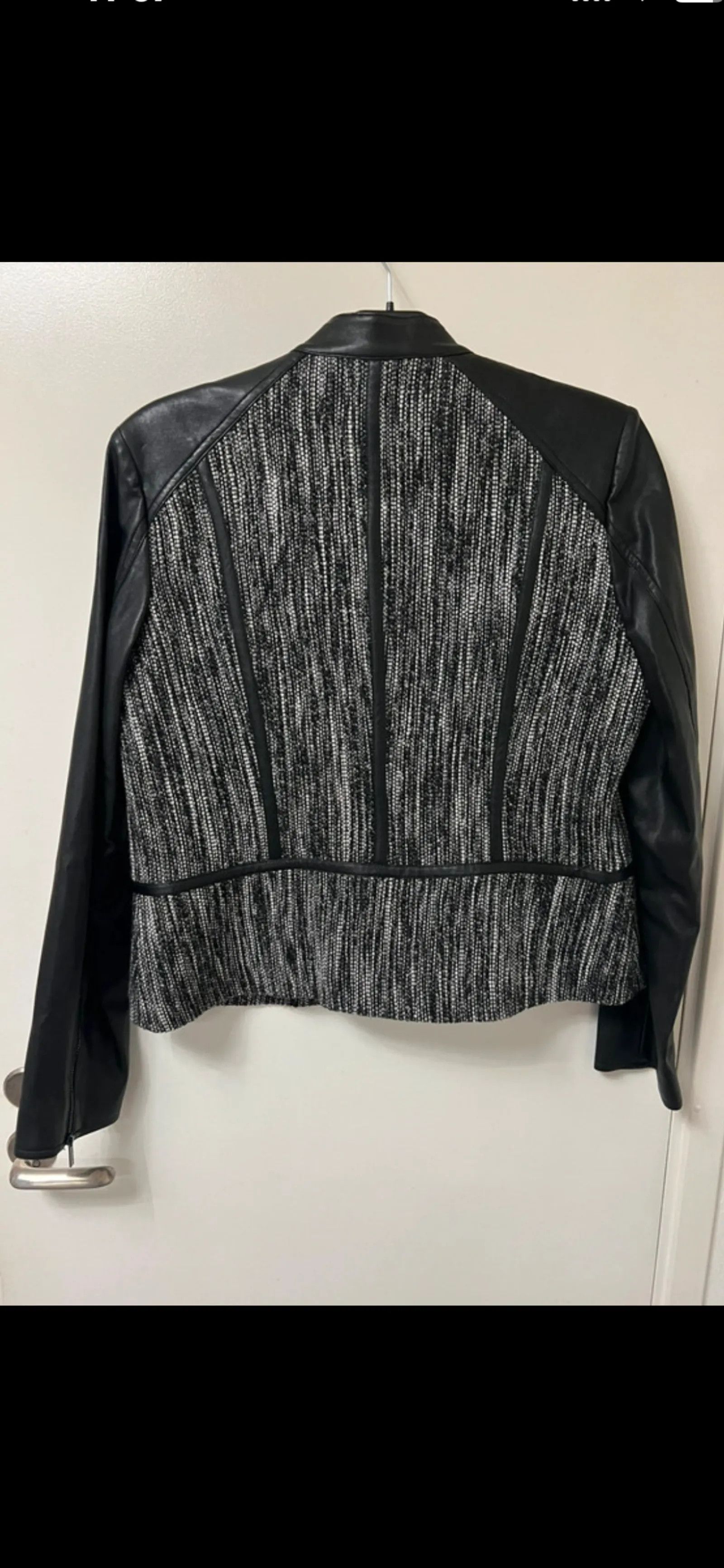 Calvin Klein Calvin Klein Jacket Size M / US 6-8 / IT 42-44 - 4 Thumbnail
