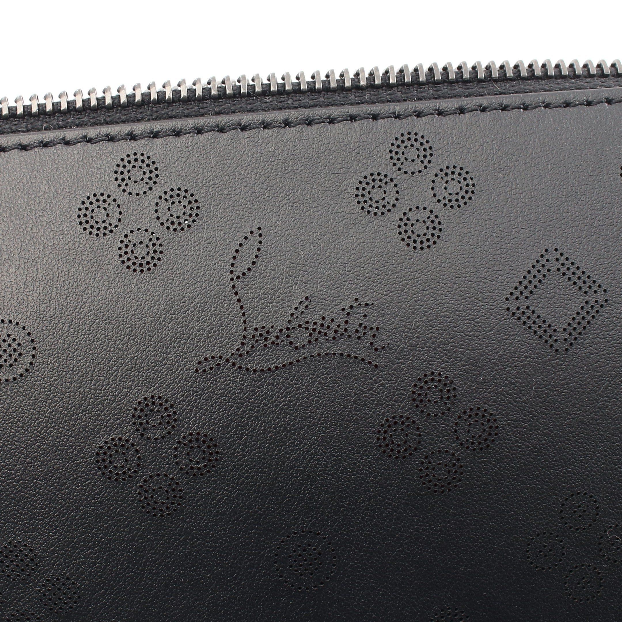 Christian Louboutin Christian Louboutin Loubila Chain Shoulder Bag Leather Black Size ONE SIZE - 4 Thumbnail