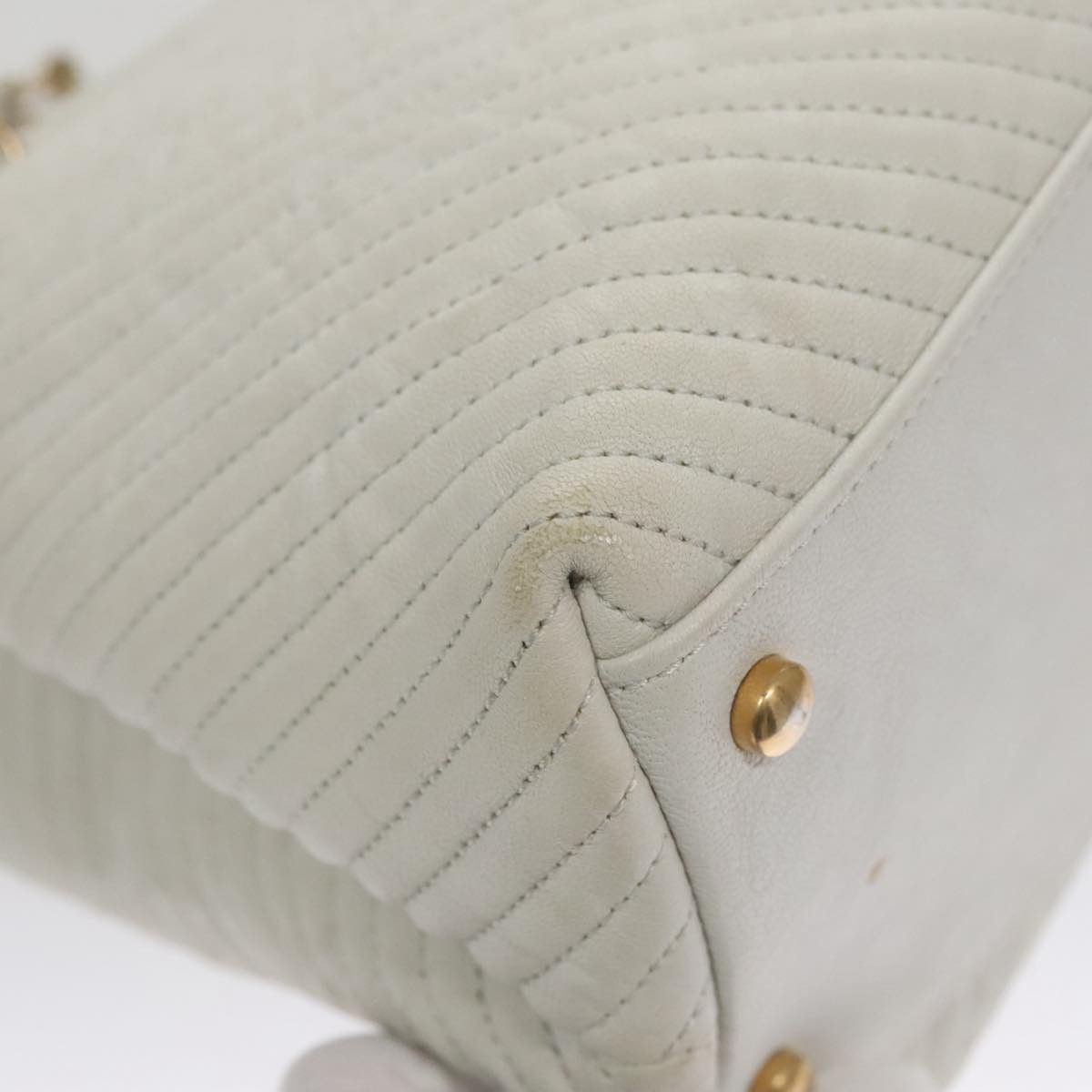Chanel V-Stich White Leather Tote Bag (Pre-Owned) Size ONE SIZE - 19 Thumbnail