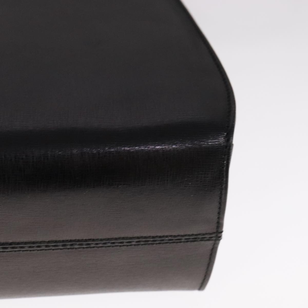 Salvatore Ferragamo Vara Black Leather Shoulder Bag (Pre-Owned) Size ONE SIZE - 17 Thumbnail