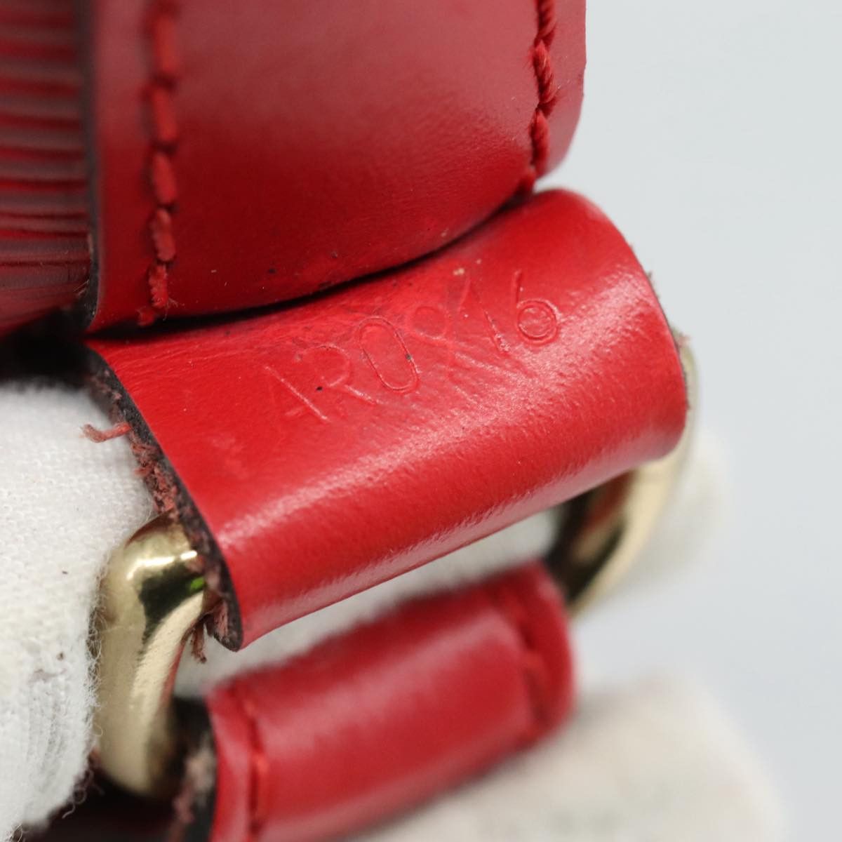 Louis Vuitton Noe Red Leather Shoulder Bag (Pre-Owned) Size ONE SIZE - 15 Thumbnail