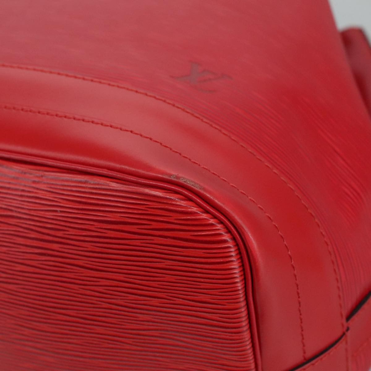 Louis Vuitton Noe Red Leather Shoulder Bag (Pre-Owned) Size ONE SIZE - 8 Thumbnail