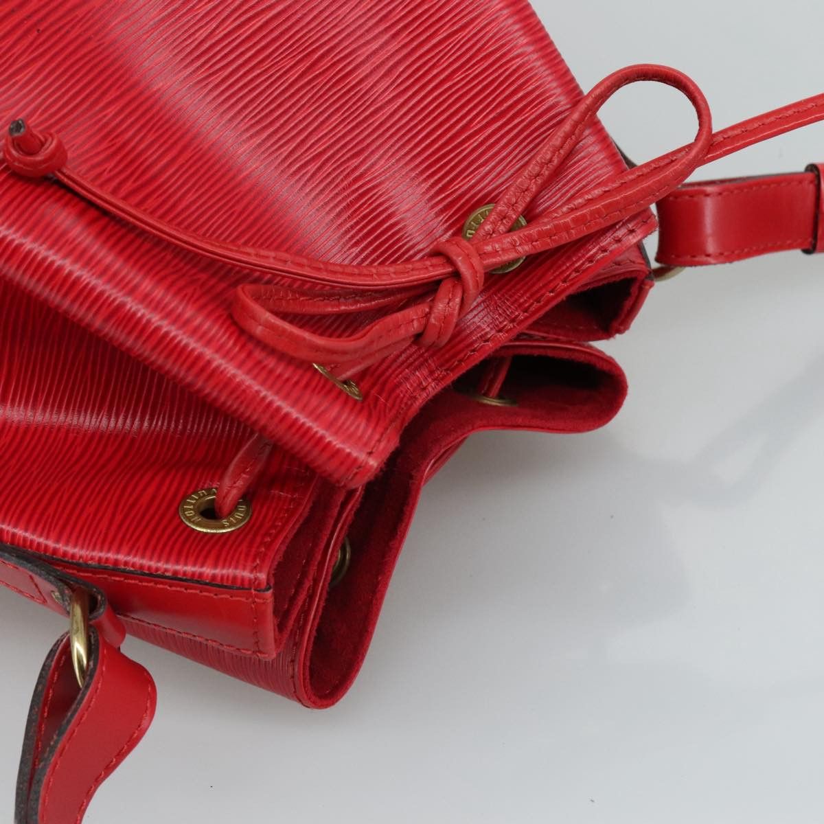 Louis Vuitton Noe Red Leather Shoulder Bag (Pre-Owned) Size ONE SIZE - 12 Thumbnail