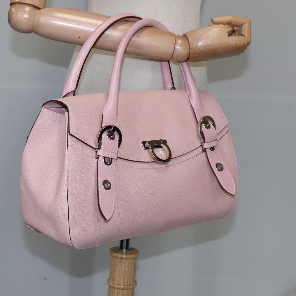 Salvatore Ferragamo Gancini Pink Leather Handbag (Pre-Owned) Size ONE SIZE - 14 Thumbnail