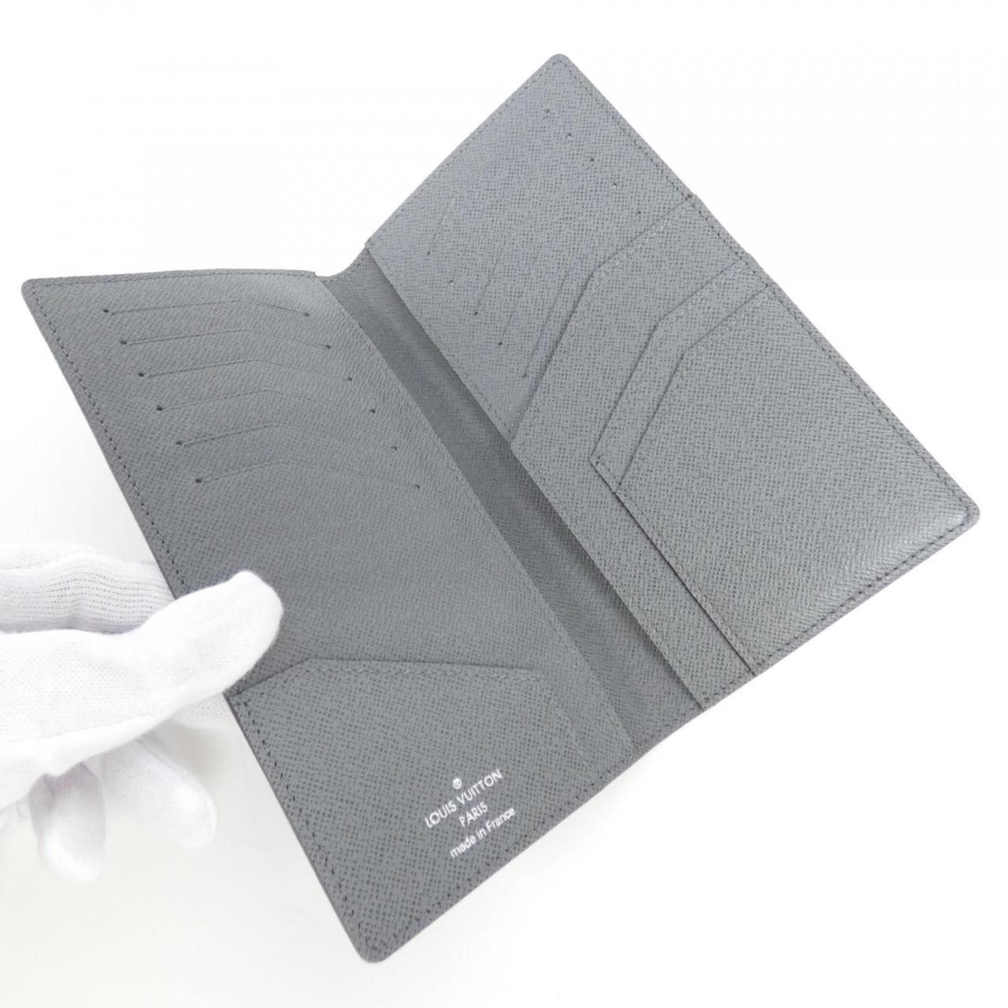 Louis Vuitton Louis Vuitton Taiga Portefeuille Long M32644 Billfold Size ONE SIZE - 4 Thumbnail