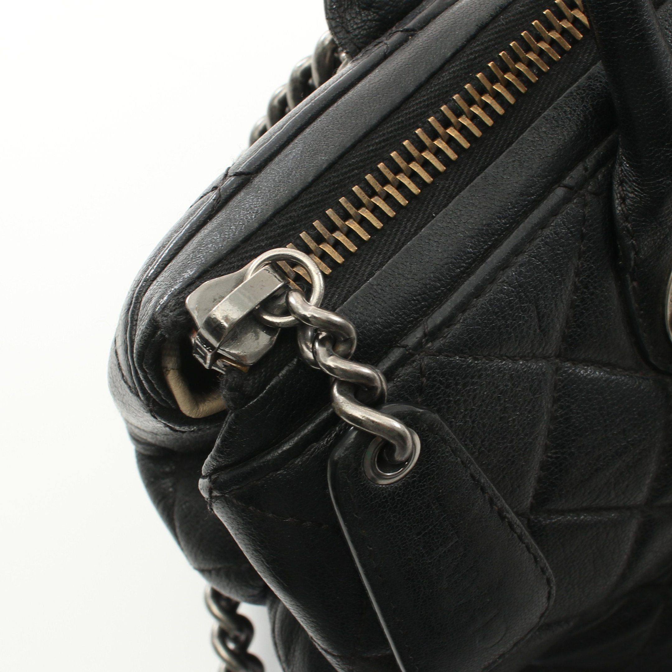 Chanel Chanel Matelasse Chain Shoulder Bag Leather Black Antique Silver Hardware Size ONE SIZE - 14 Thumbnail