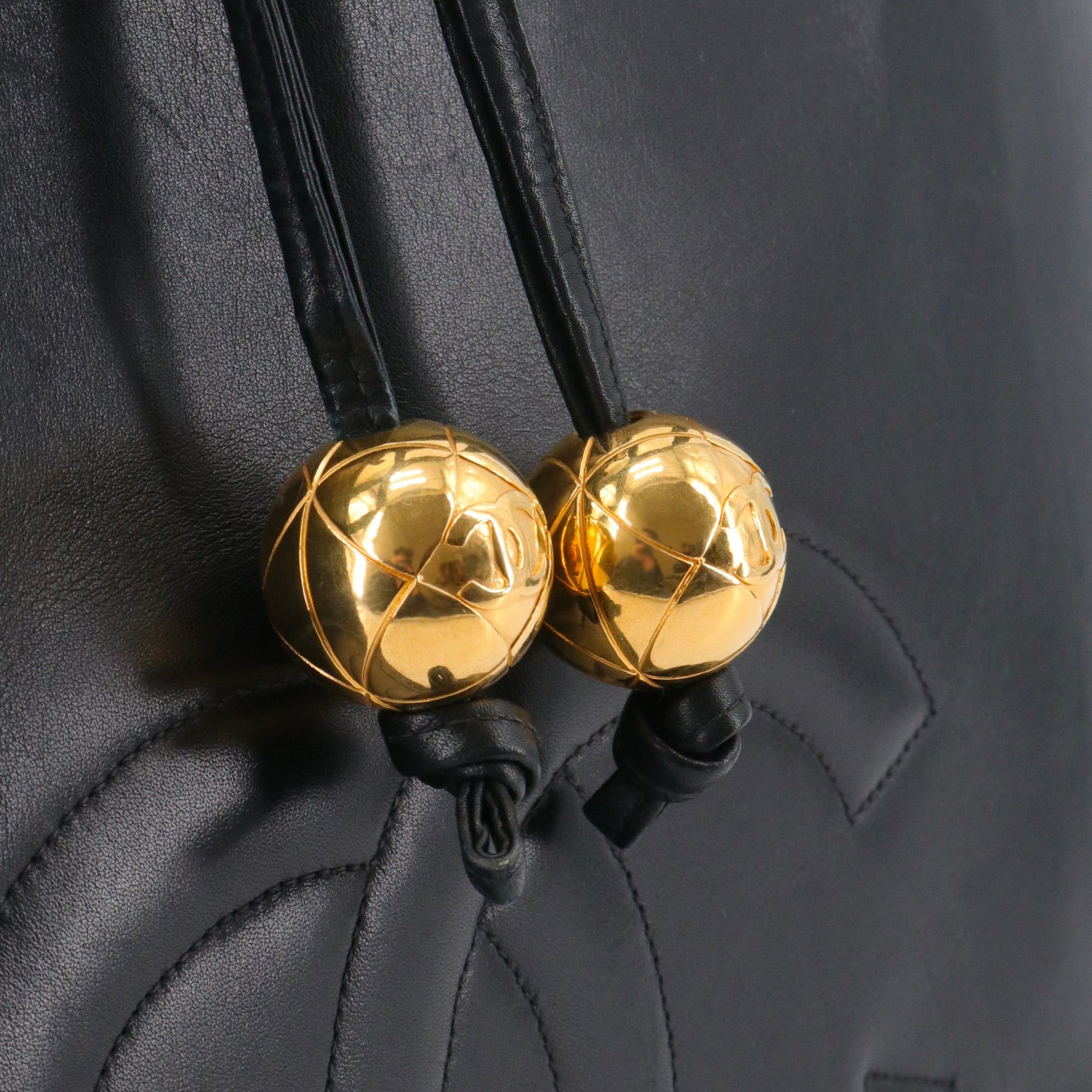 Chanel CHANEL - Chanel Shopping handbag in vintage black smooth leather Size ONE SIZE - 5 Thumbnail