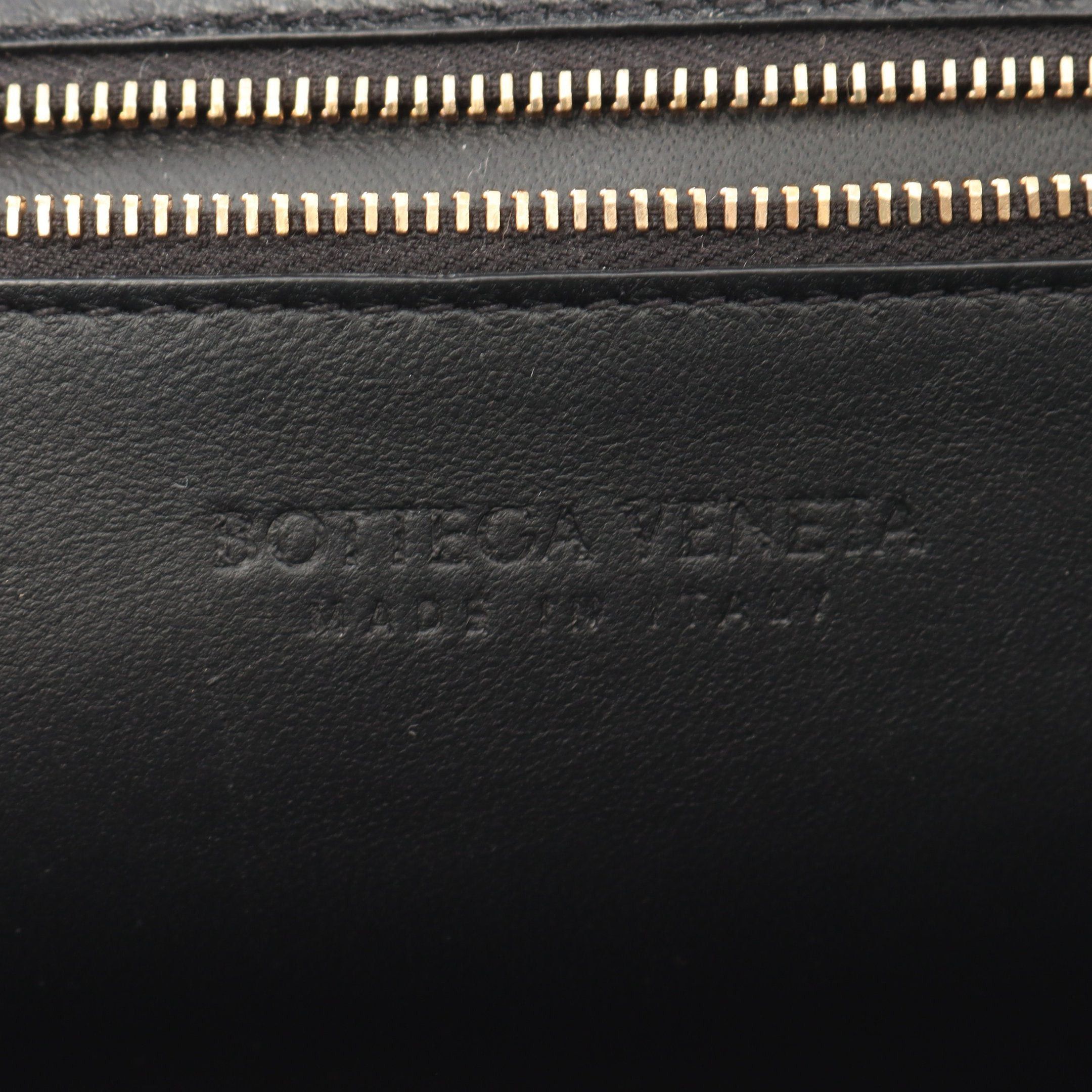 Bottega Veneta Bottega Veneta The Clip Shoulder Bag Leather Black Size ONE SIZE - 4 Thumbnail