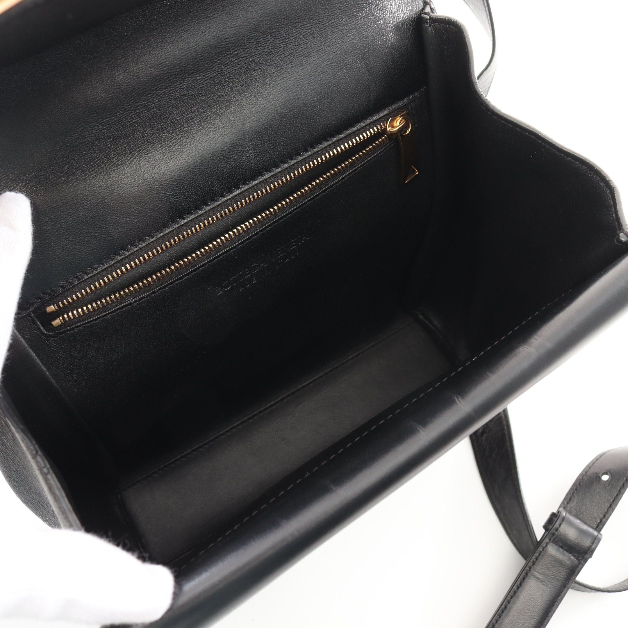 Bottega Veneta Bottega Veneta The Clip Shoulder Bag Leather Black Size ONE SIZE - 3 Thumbnail