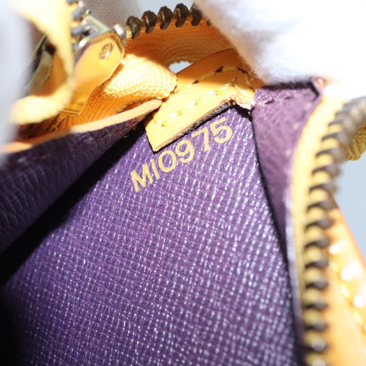 Louis Vuitton Louis Vuitton Triangle handbag Size ONE SIZE - 13 Thumbnail
