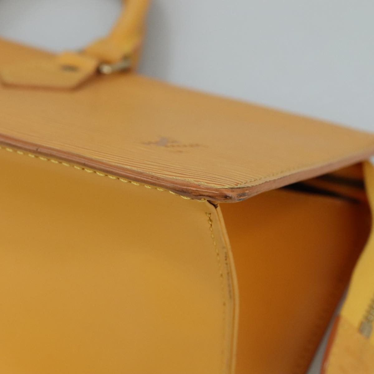Louis Vuitton Louis Vuitton Triangle handbag Size ONE SIZE - 6 Thumbnail