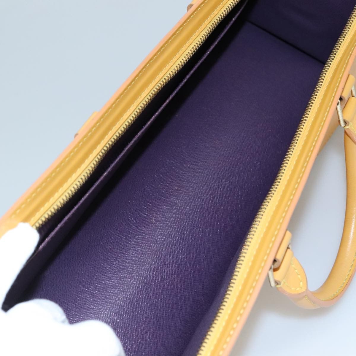 Louis Vuitton Louis Vuitton Triangle handbag Size ONE SIZE - 11 Thumbnail