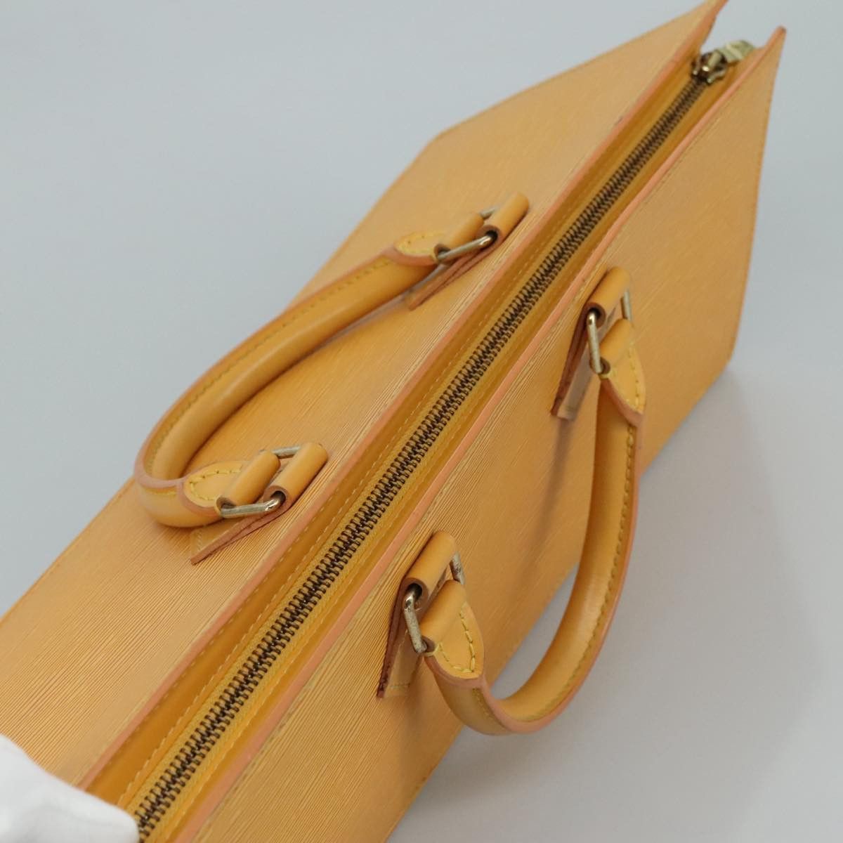 Louis Vuitton Louis Vuitton Triangle handbag Size ONE SIZE - 16 Thumbnail