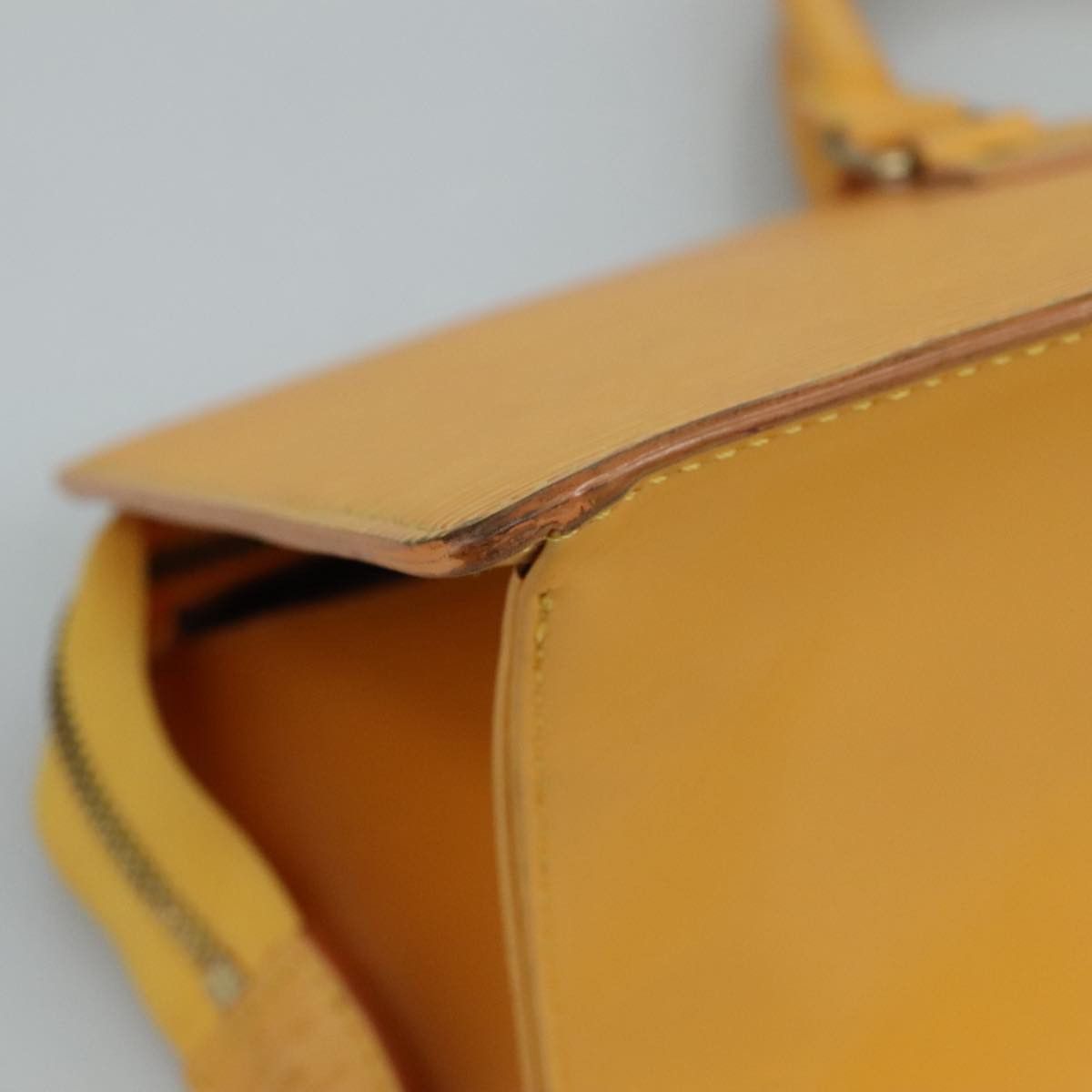 Louis Vuitton Louis Vuitton Triangle handbag Size ONE SIZE - 9 Thumbnail