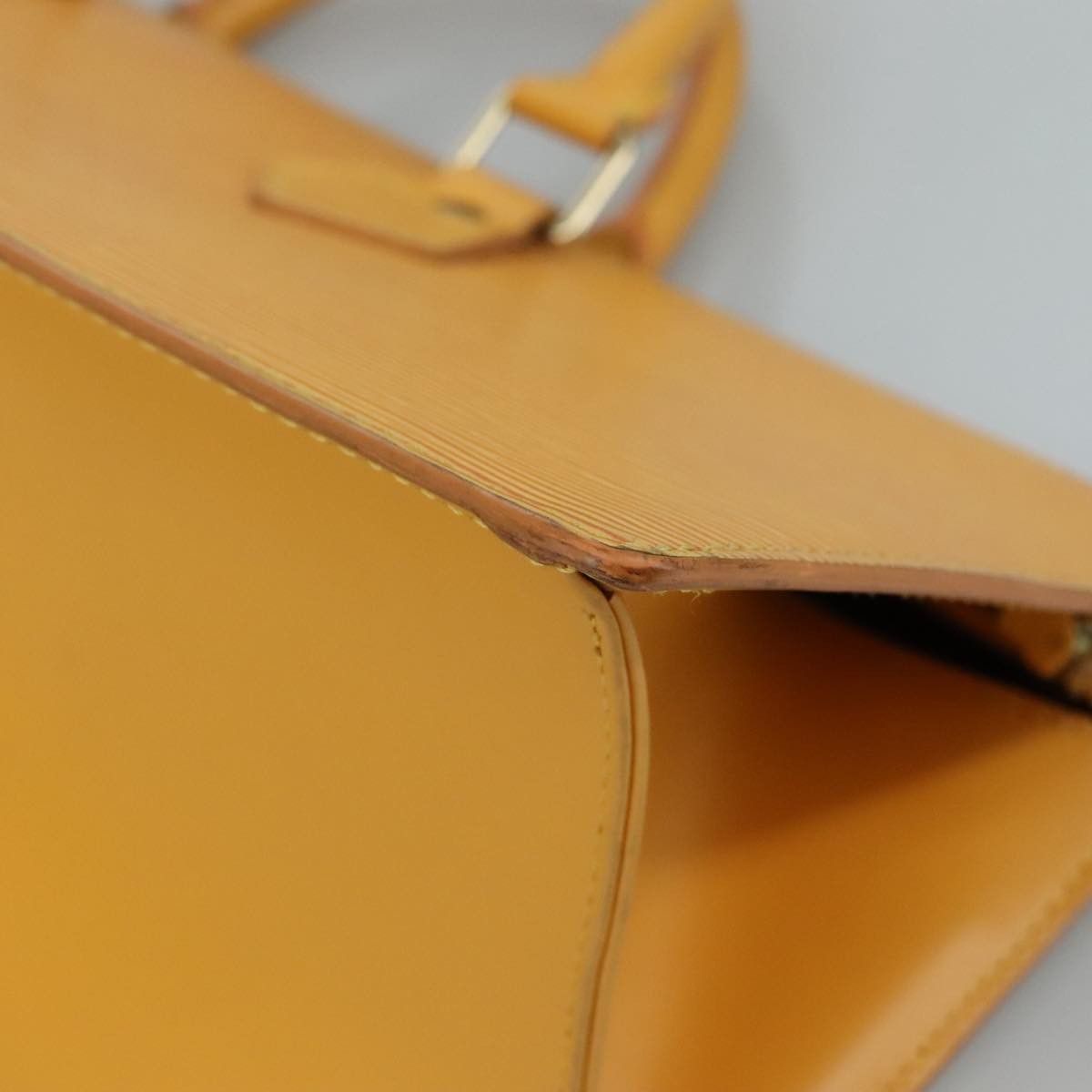 Louis Vuitton Louis Vuitton Triangle handbag Size ONE SIZE - 8 Thumbnail