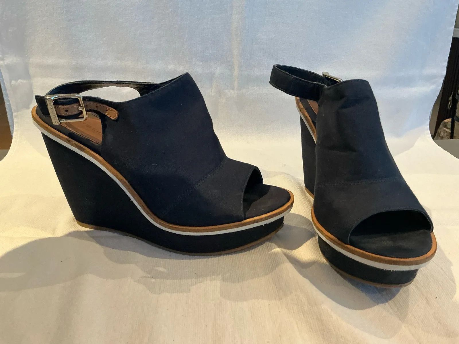Tommy Hilfiger Tommy Hilfiger Shoes Size US 10 / IT 40 - 2 Thumbnail