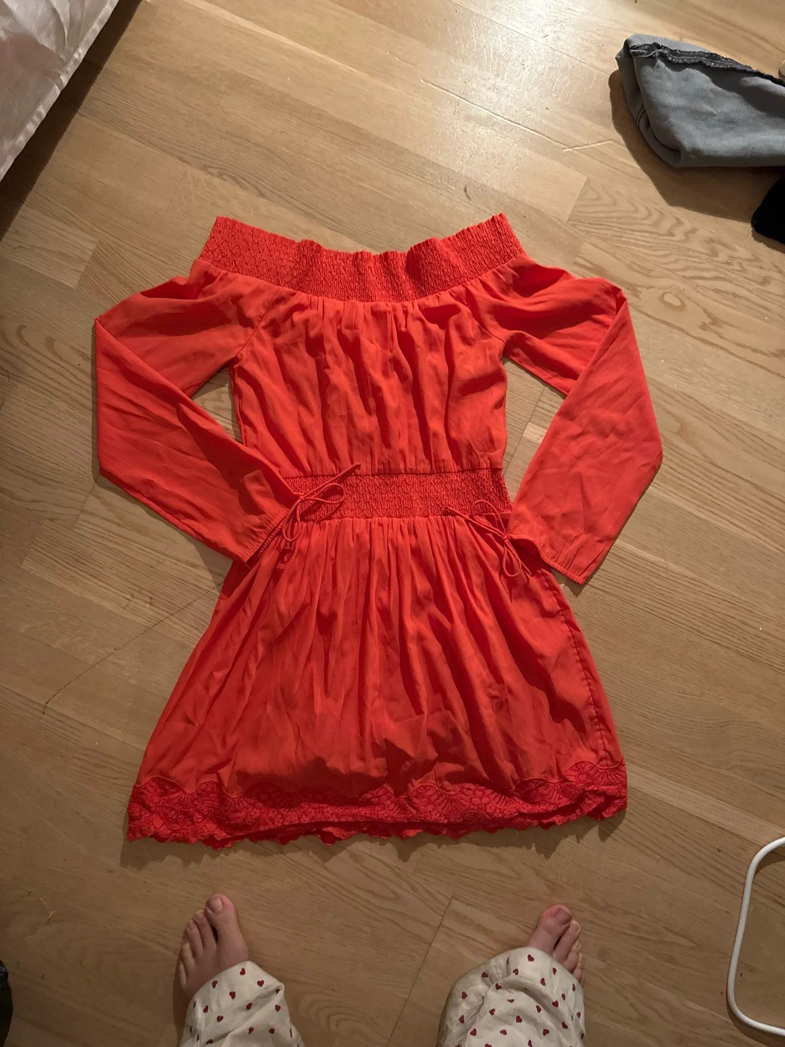 Abercrombie & Fitch Abercrombie & Fitch Off sholder klänning Dress Size XS / US 0-2 / IT 36-38 - 2 Thumbnail