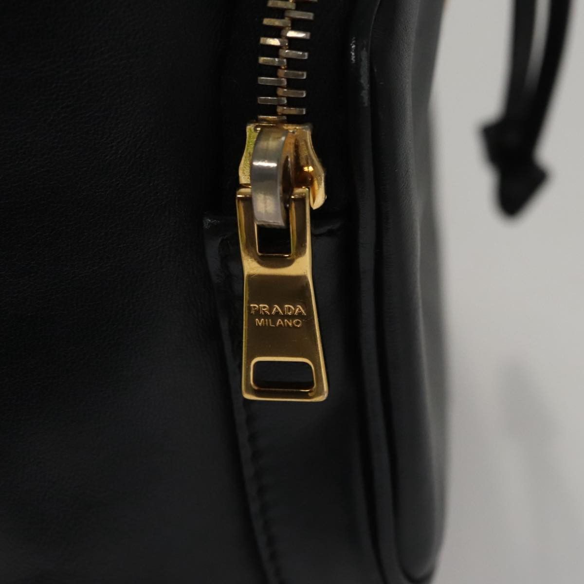 Prada Black Leather Handbag (Pre-Owned) Size ONE SIZE - 12 Thumbnail