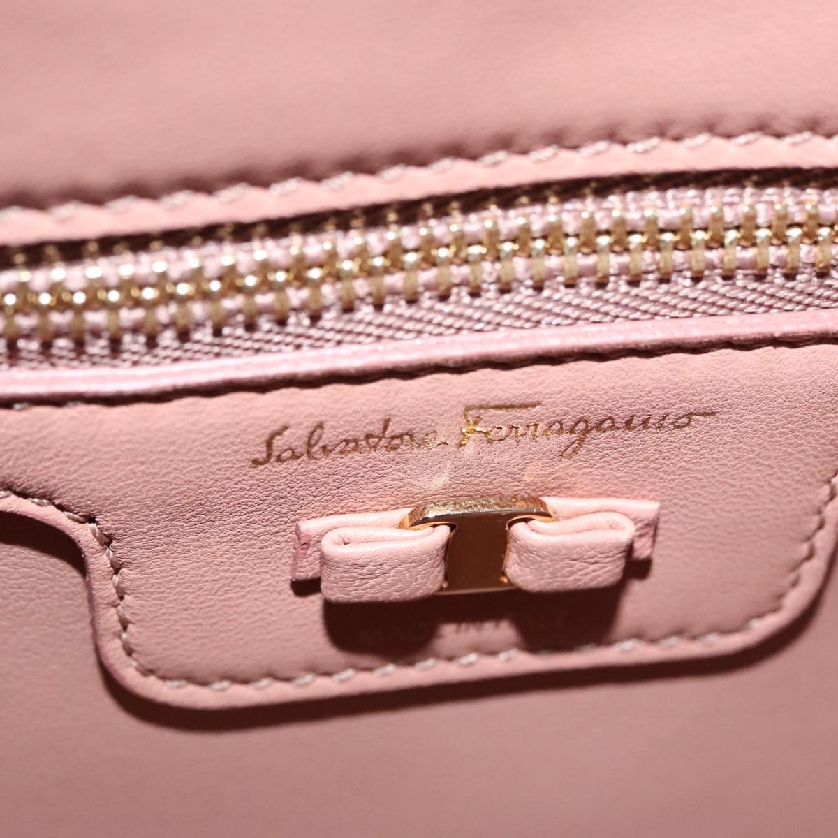 Salvatore Ferragamo Vara Brown Leather Shoulder Bag (Pre-Owned) Size ONE SIZE - 17 Thumbnail