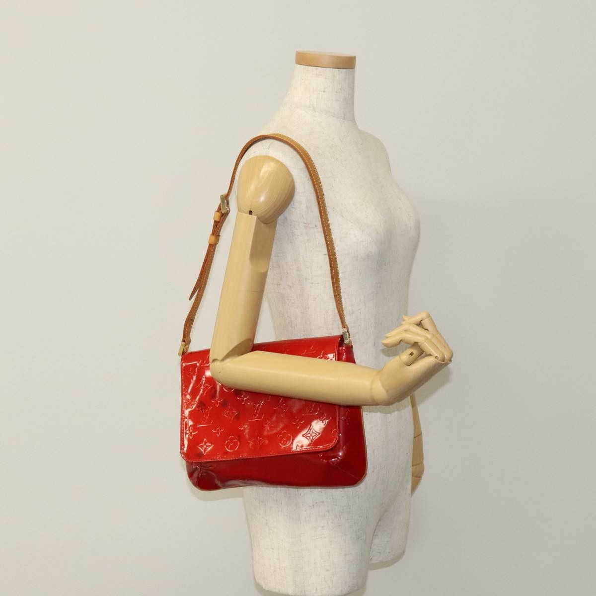 Louis Vuitton Red Patent Leather Shoulder Bag (Pre-Owned) Size ONE SIZE - 12 Thumbnail