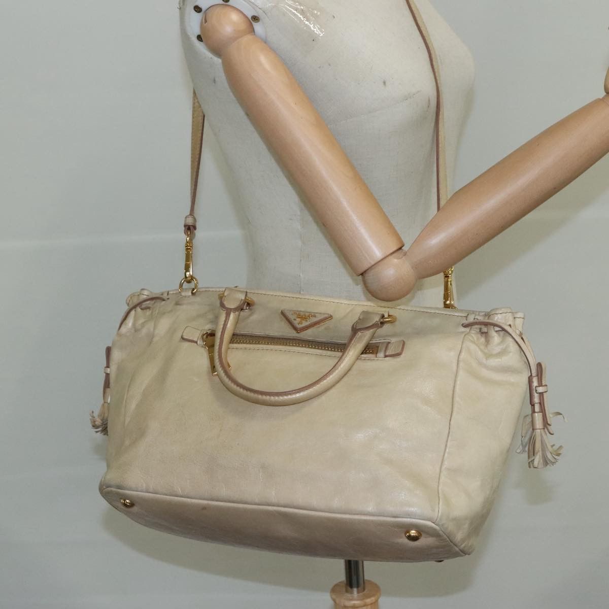 Prada Vitello Beige Leather Handbag (Pre-Owned) Size ONE SIZE - 18 Thumbnail