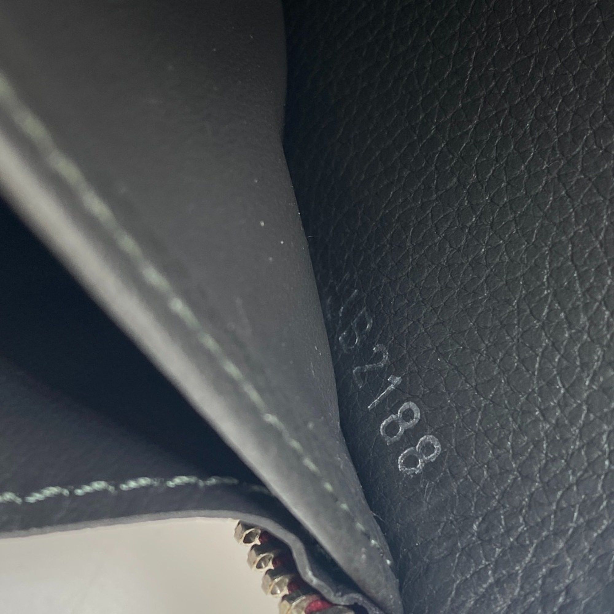 Louis Vuitton Louis Vuitton Lockme wallet Size ONE SIZE - 10 Thumbnail