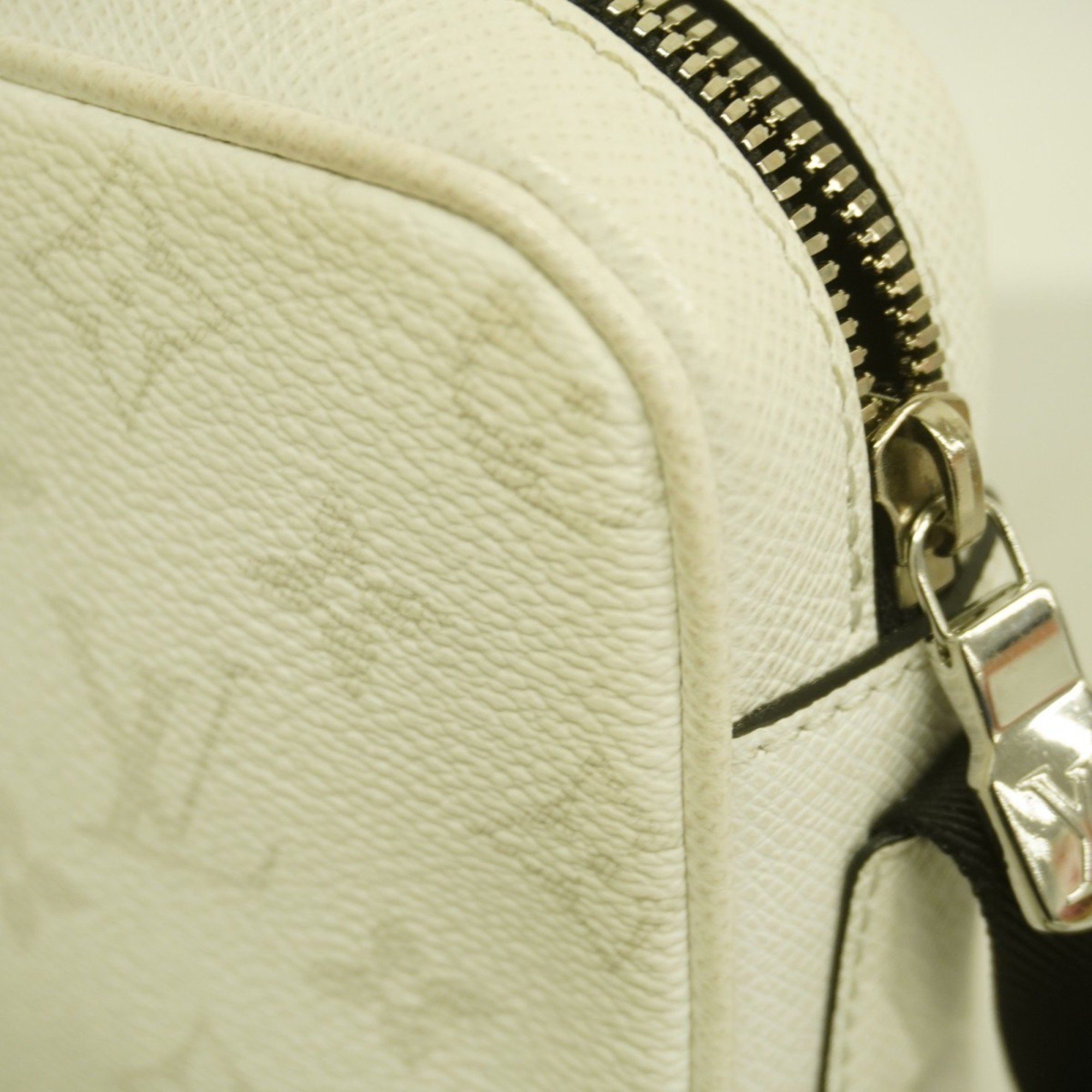 Louis Vuitton Louis Vuitton Outdoor shoulder Size ONE SIZE - 5 Thumbnail