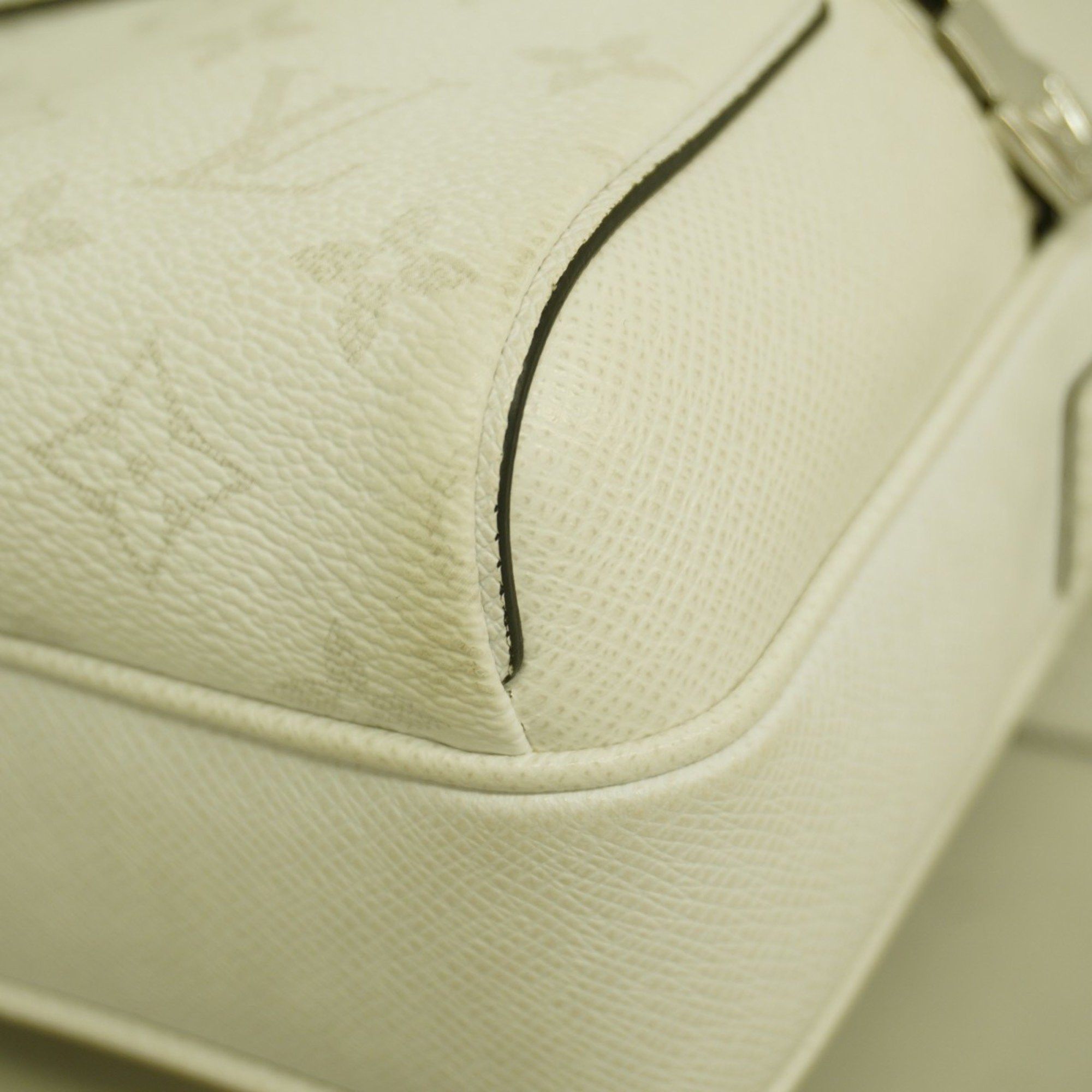 Louis Vuitton Louis Vuitton Outdoor shoulder Size ONE SIZE - 8 Thumbnail