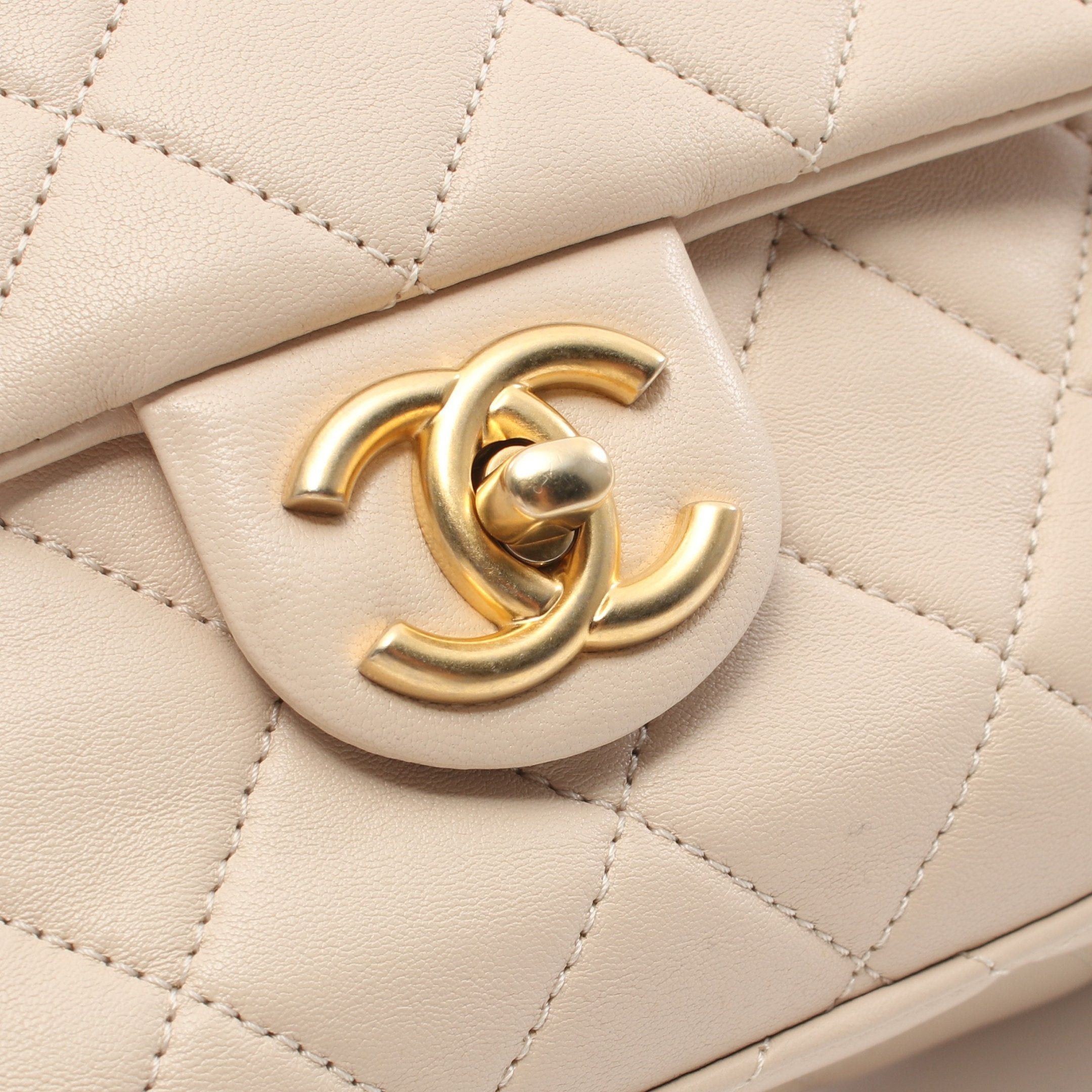 Chanel Chanel Matelasse Chain Shoulder Bag Lambskin Pink Beige Gold Hardware Size ONE SIZE - 10 Thumbnail