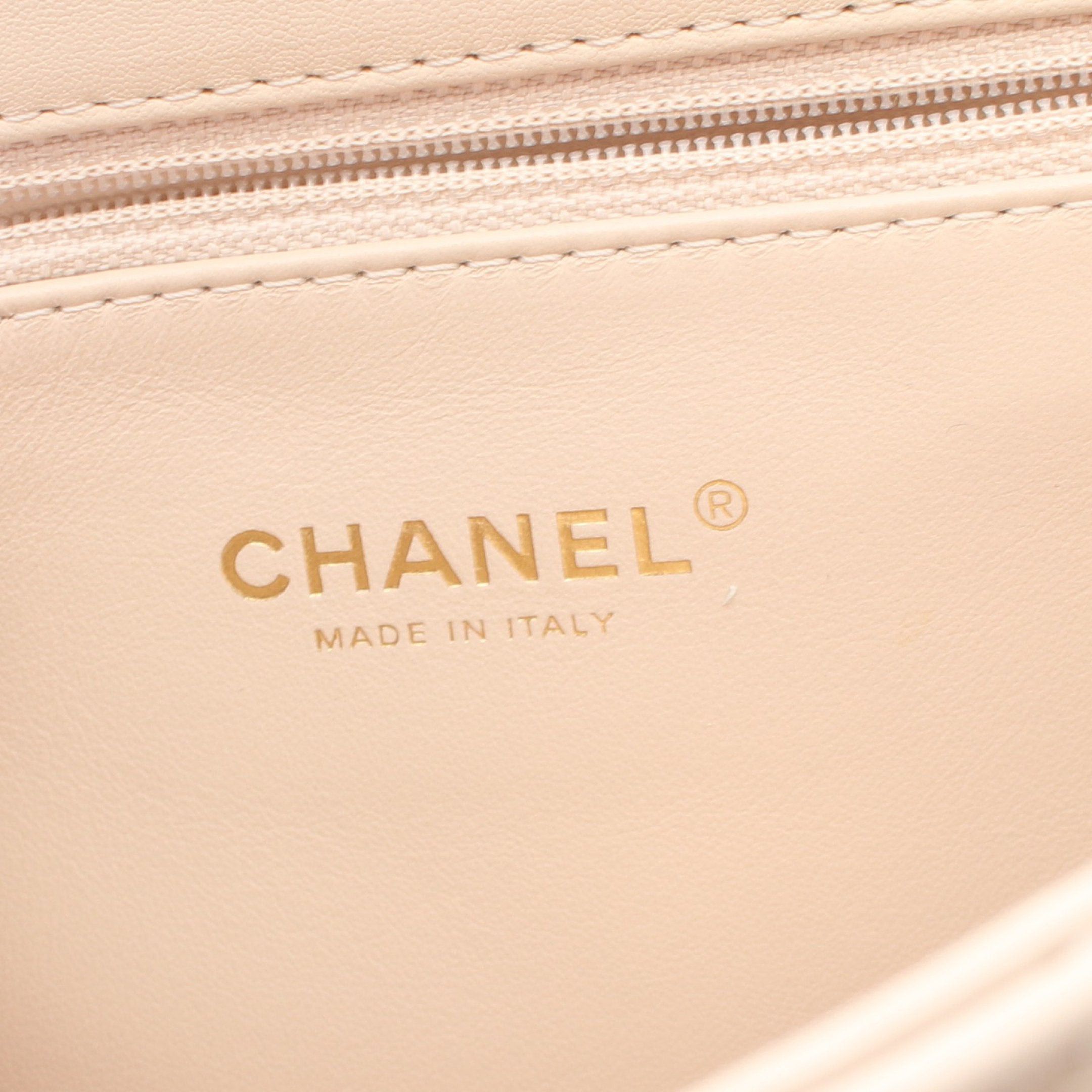 Chanel Chanel Matelasse Chain Shoulder Bag Lambskin Pink Beige Gold Hardware Size ONE SIZE - 4 Thumbnail