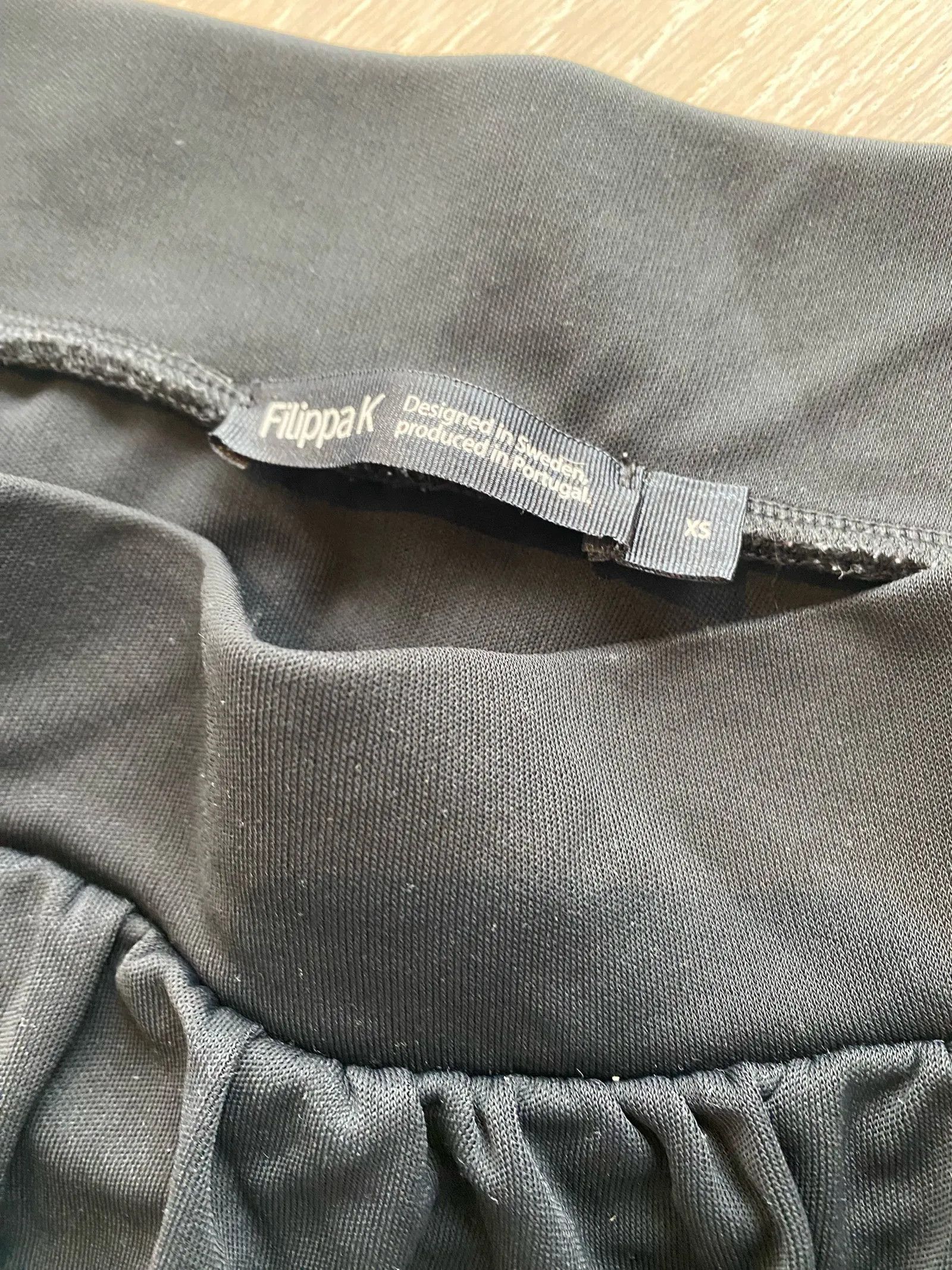 Filippa K Filippa K Skirt Size 25" / US 0 / IT 36 - 2 Thumbnail