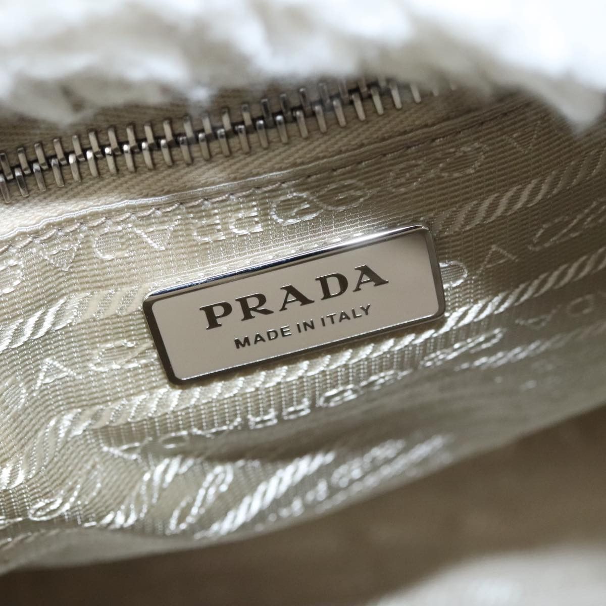 Prada Shearling White Wool Handbag (Pre-Owned) Size ONE SIZE - 15 Thumbnail