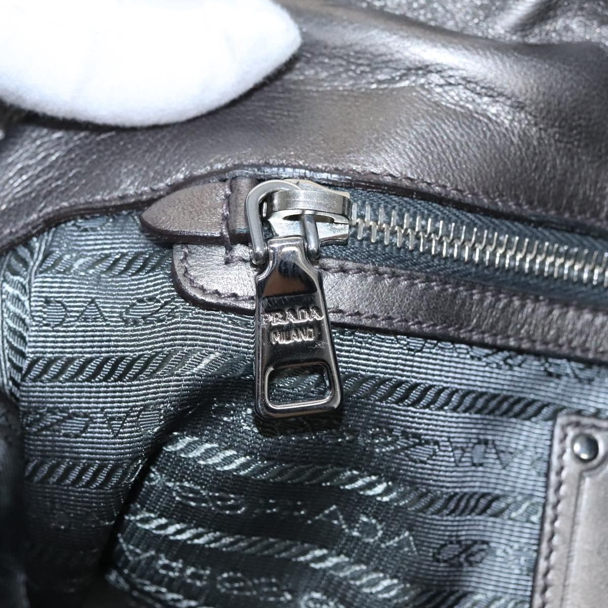Prada Saffiano Silver Leather Shoulder Bag (Pre-Owned) Size ONE SIZE - 12 Thumbnail