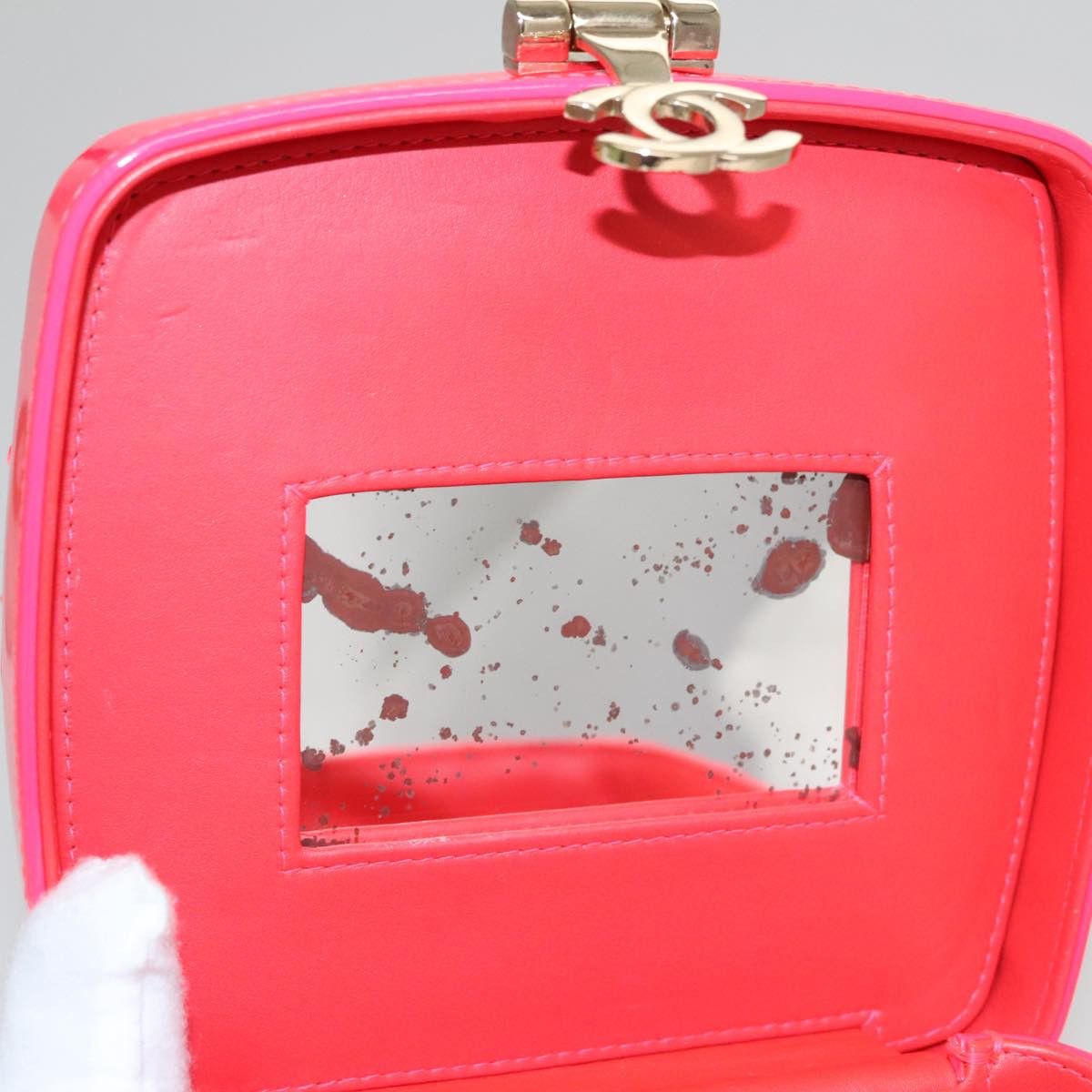 Chanel Vanity Pink Patent Leather Clutch Bag (Pre-Owned) Size ONE SIZE - 11 Thumbnail