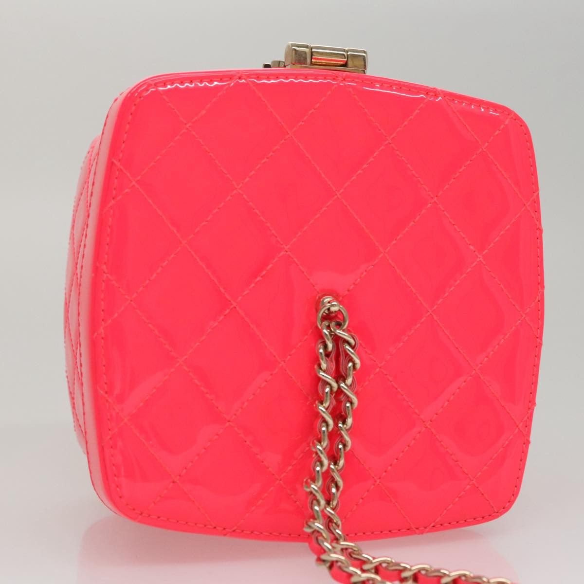 Chanel Vanity Pink Patent Leather Clutch Bag (Pre-Owned) Size ONE SIZE - 18 Thumbnail