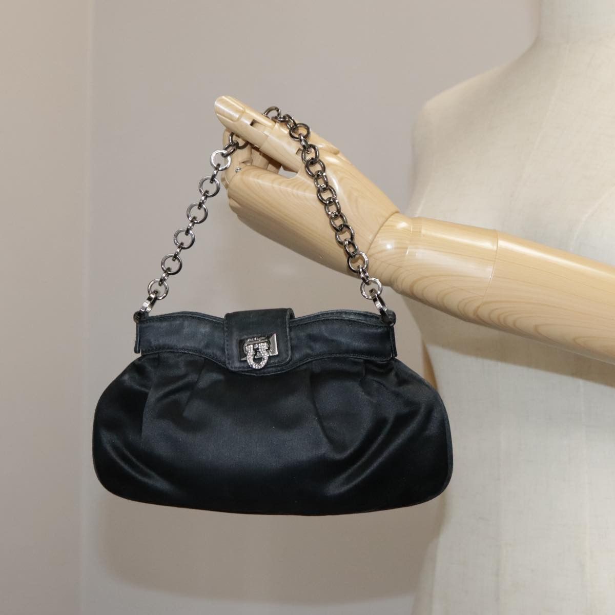 Salvatore Ferragamo Gancini Black Silk Clutch Bag (Pre-Owned) Size ONE SIZE - 14 Thumbnail