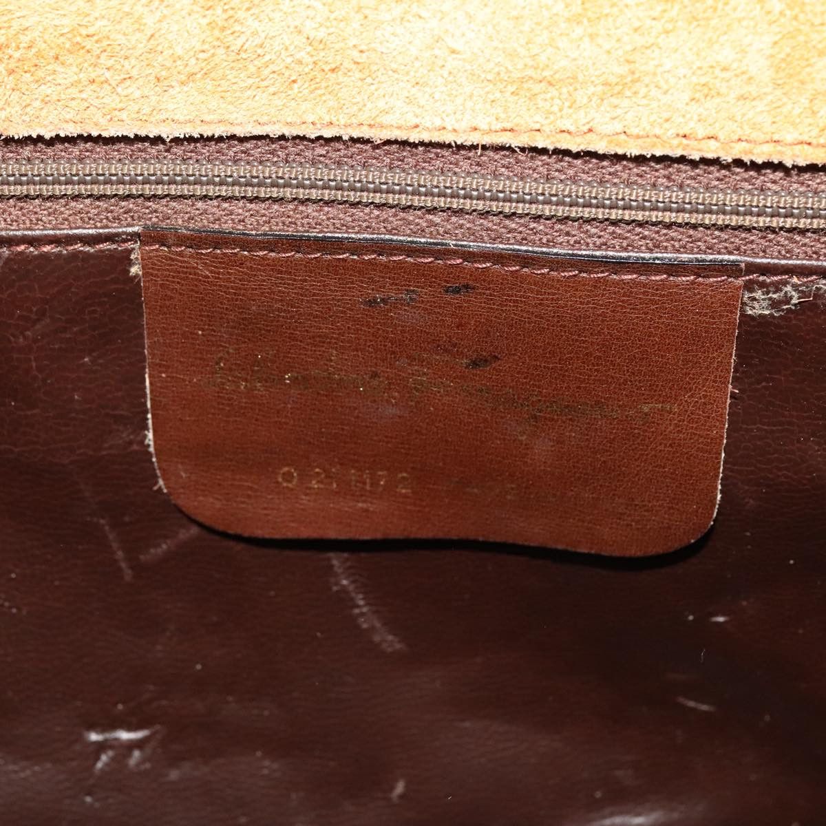 Salvatore Ferragamo Beige Suede Shoulder Bag (Pre-Owned) Size ONE SIZE - 13 Thumbnail