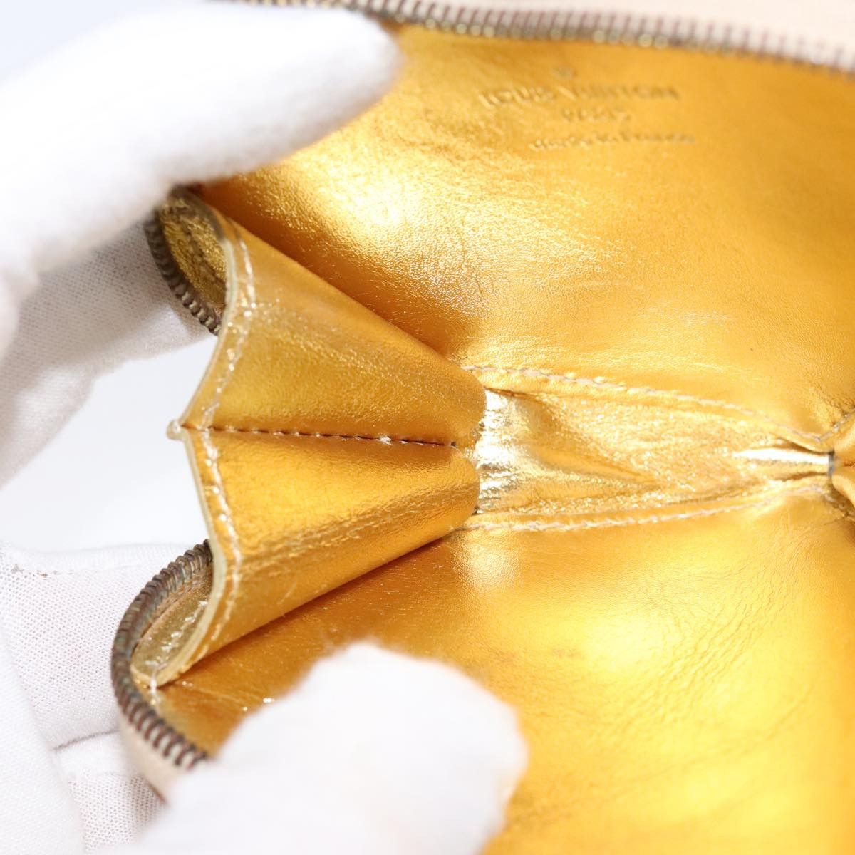 Louis Vuitton Porte Monnaie Coeur Gold Patent Leather Wallet (Pre-Owned) Size ONE SIZE - 19 Thumbnail