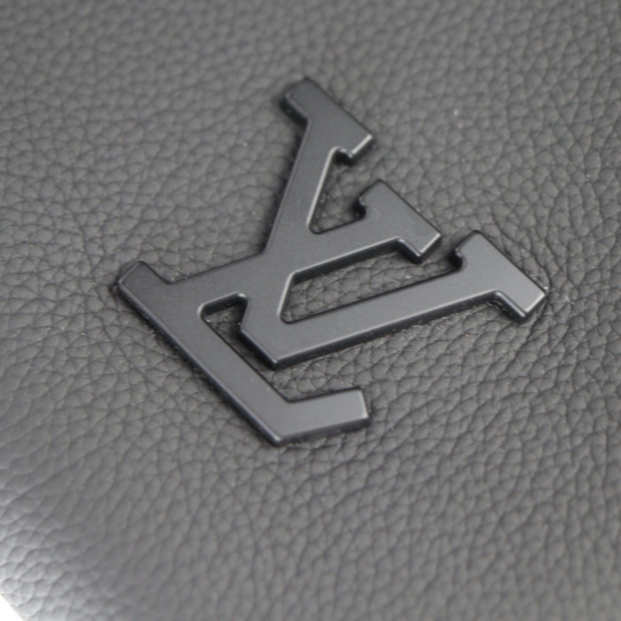 Louis Vuitton Louis Vuitton Pilot Tote Bag M24771 Leather Black LV Initials Size ONE SIZE - 6 Thumbnail