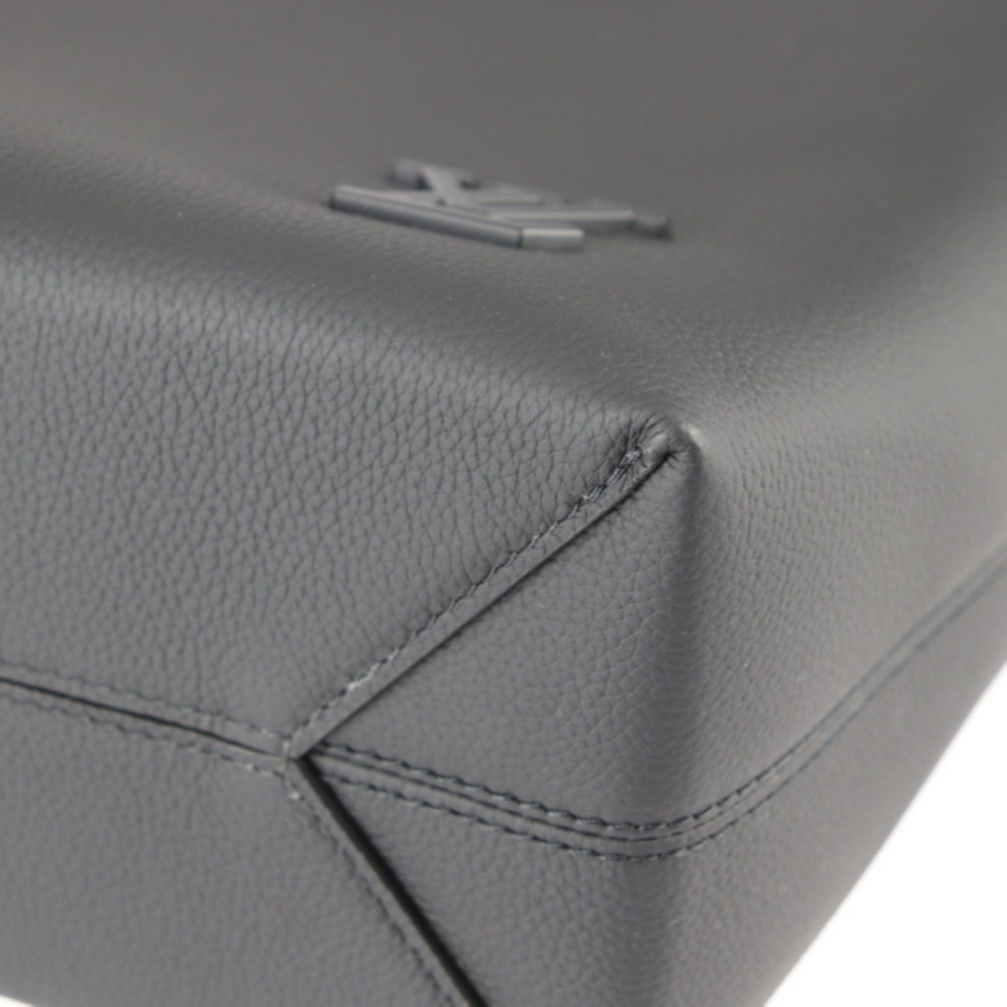 Louis Vuitton Louis Vuitton Pilot Tote Bag M24771 Leather Black LV Initials Size ONE SIZE - 5 Thumbnail