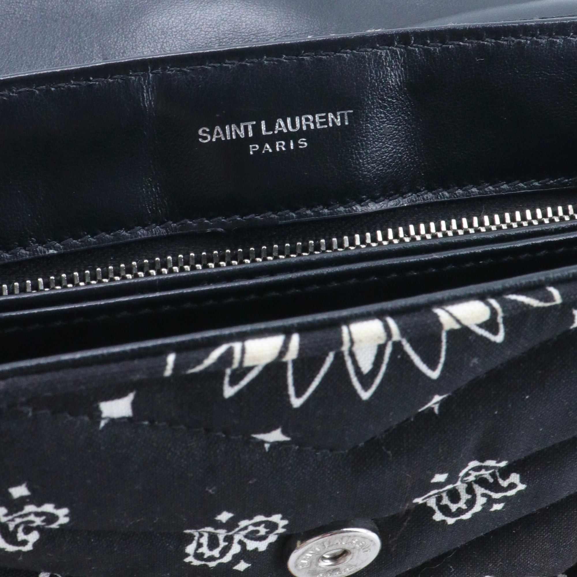 Saint Laurent Paris SAINT LAURENT - Saint Laurent Loulou Toy shoulder bag in black bandana canvas Size ONE SIZE - 9 Thumbnail