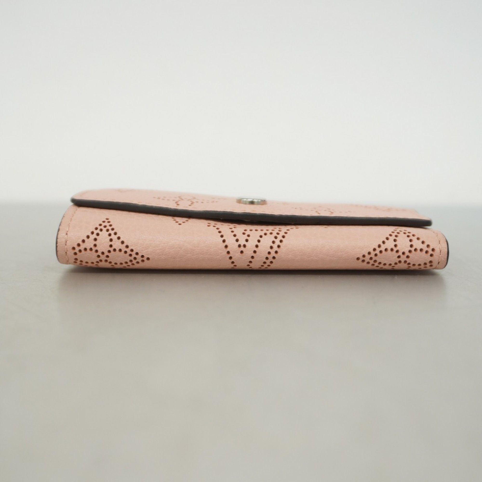 Louis Vuitton Louis Vuitton Mahina wallet Size ONE SIZE - 3 Thumbnail