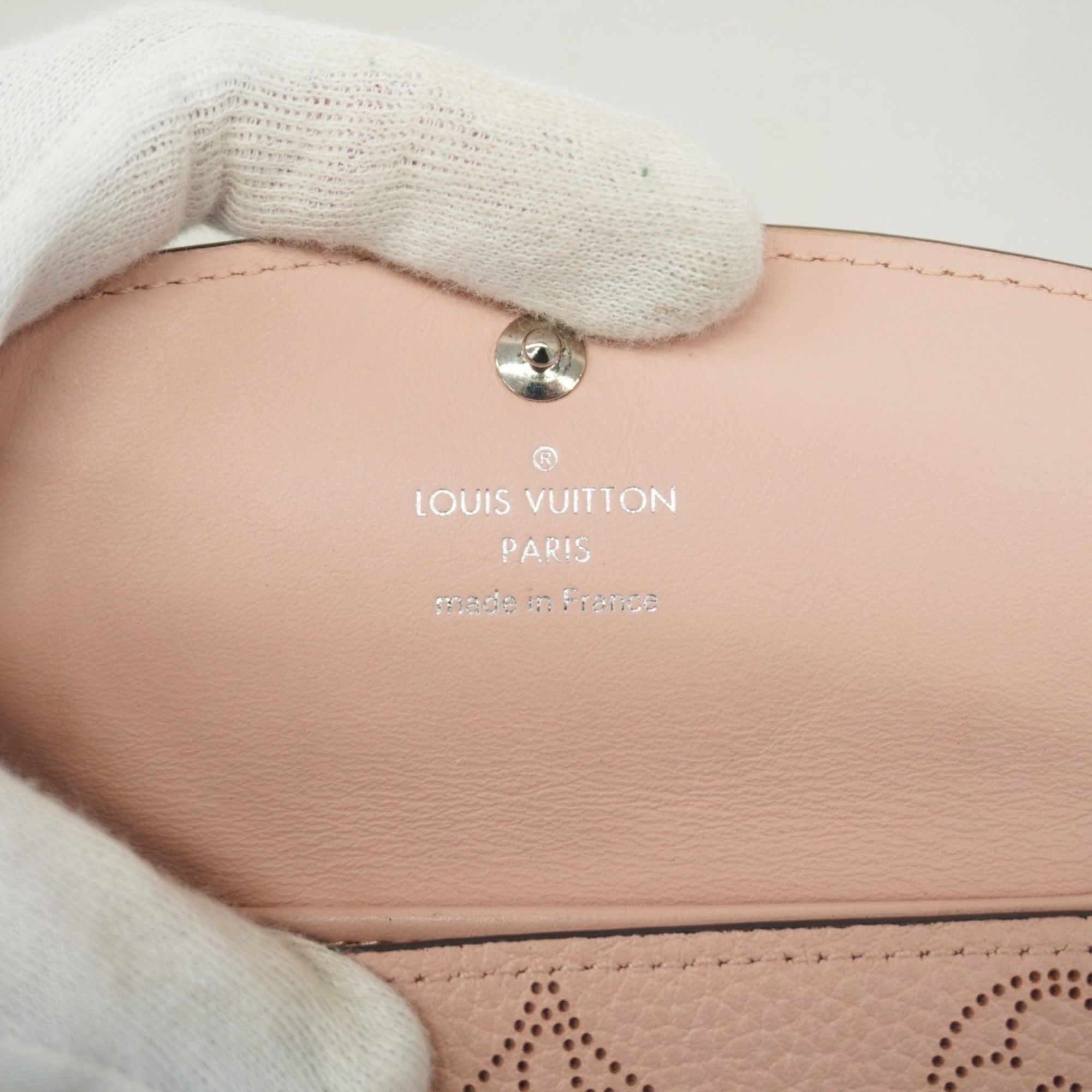 Louis Vuitton Louis Vuitton Mahina wallet Size ONE SIZE - 11 Thumbnail