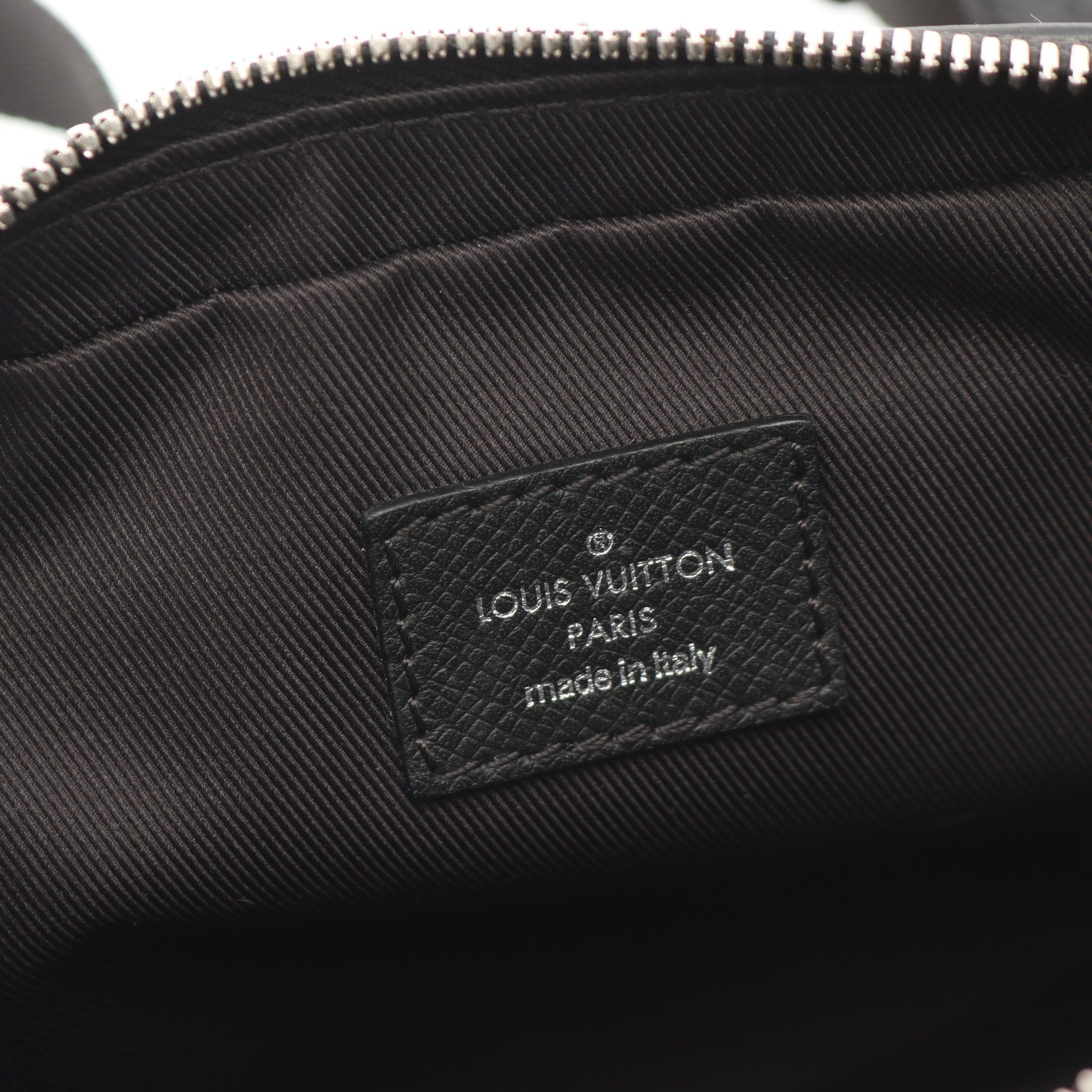 Louis Vuitton Louis Vuitton Bum Bag Outdoors Taiga Noir Body Waist Leather Black Size ONE SIZE - 4 Thumbnail