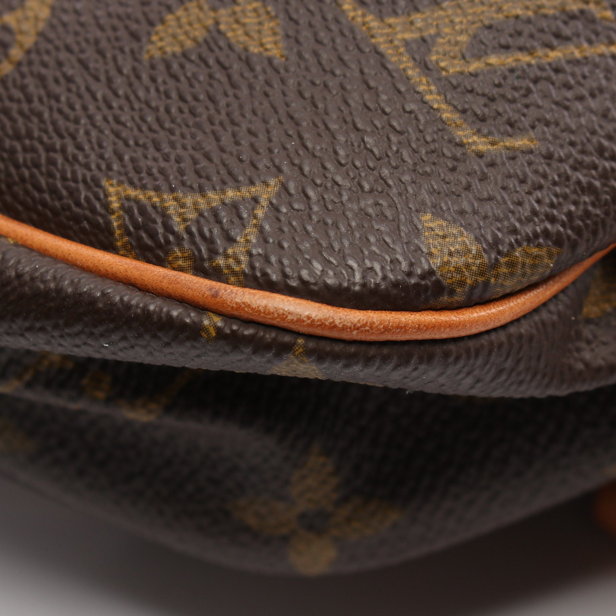 Louis Vuitton Louis Vuitton Saumur 30 Monogram Shoulder Bag Leather Brown Size ONE SIZE - 7 Thumbnail